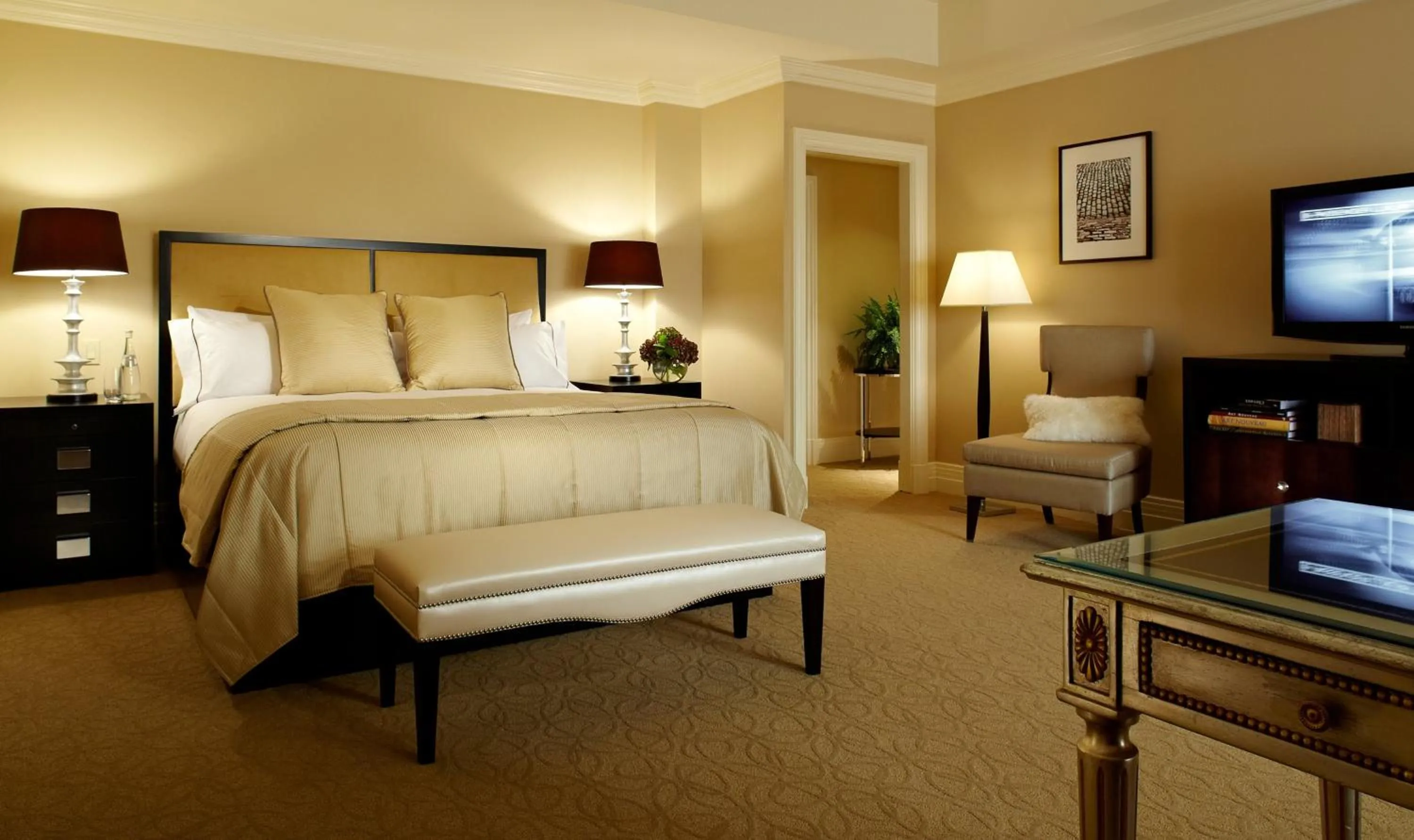 Bedroom, Bed in InterContinental Montreal by IHG