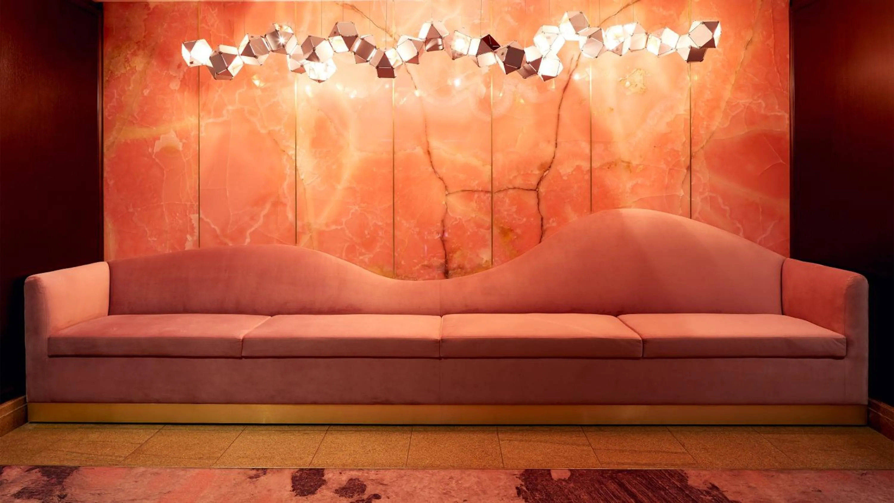 Property building in InterContinental Montreal by IHG