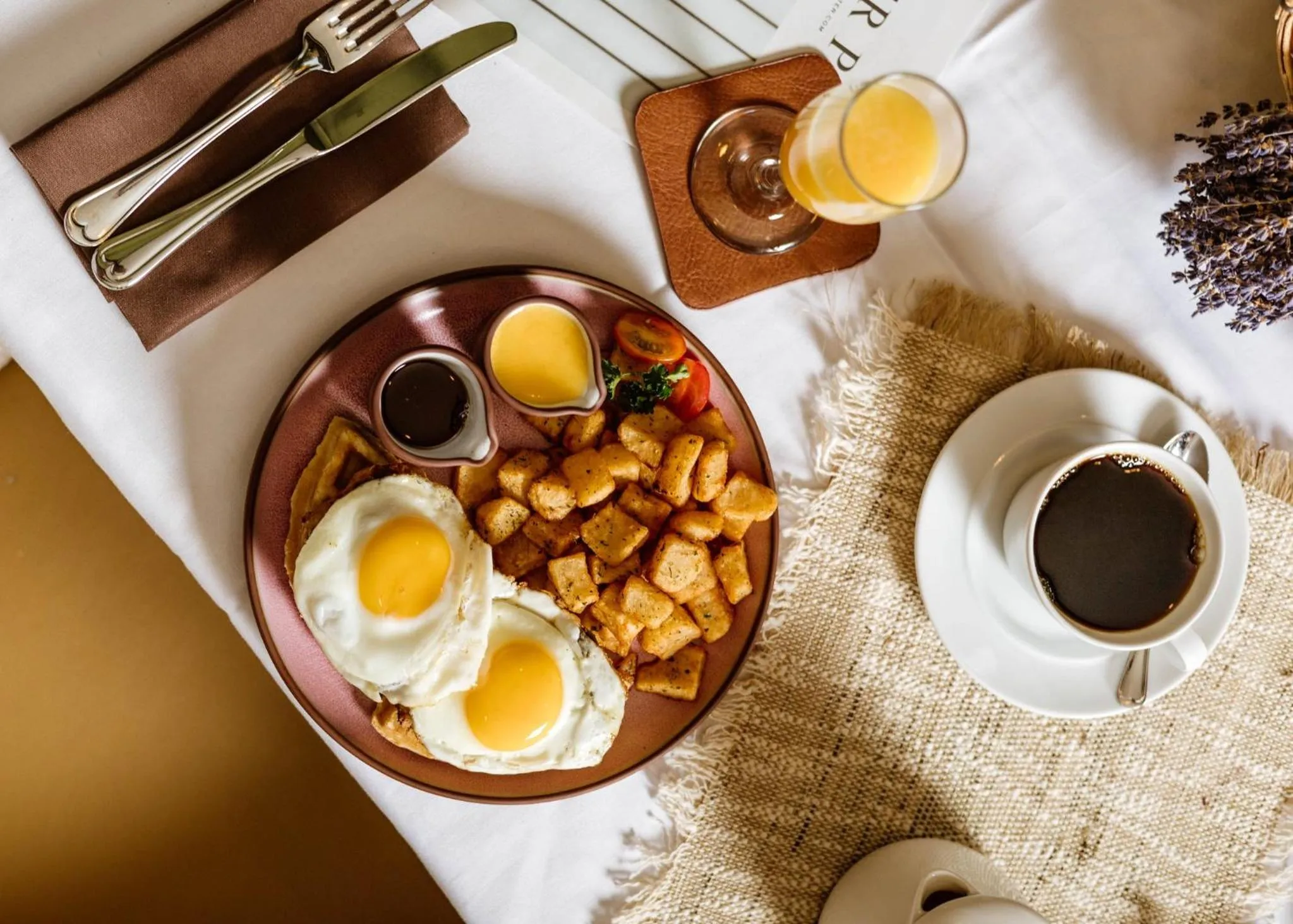 Restaurant/places to eat in InterContinental Montreal by IHG