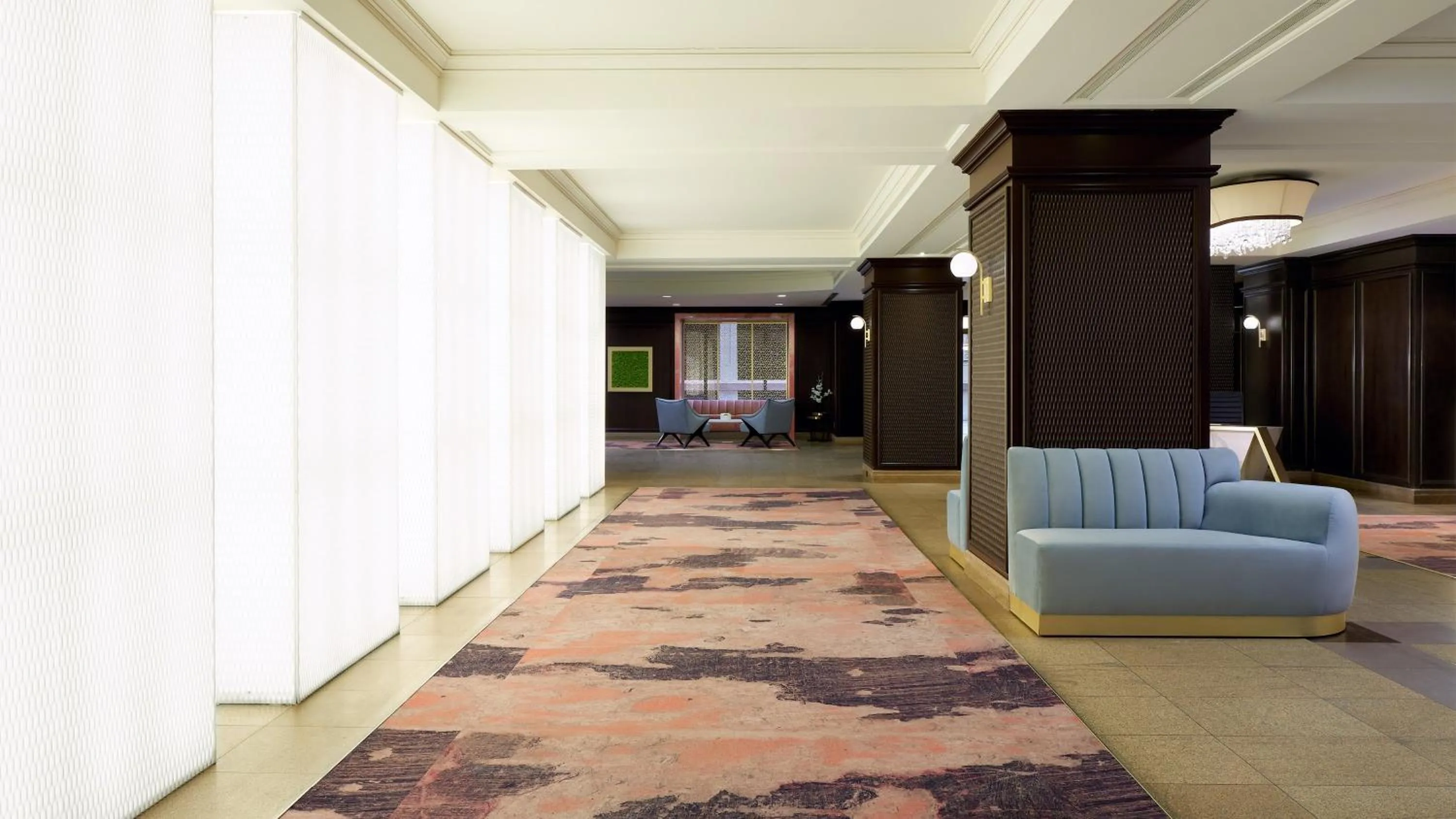 Property building in InterContinental Montreal by IHG