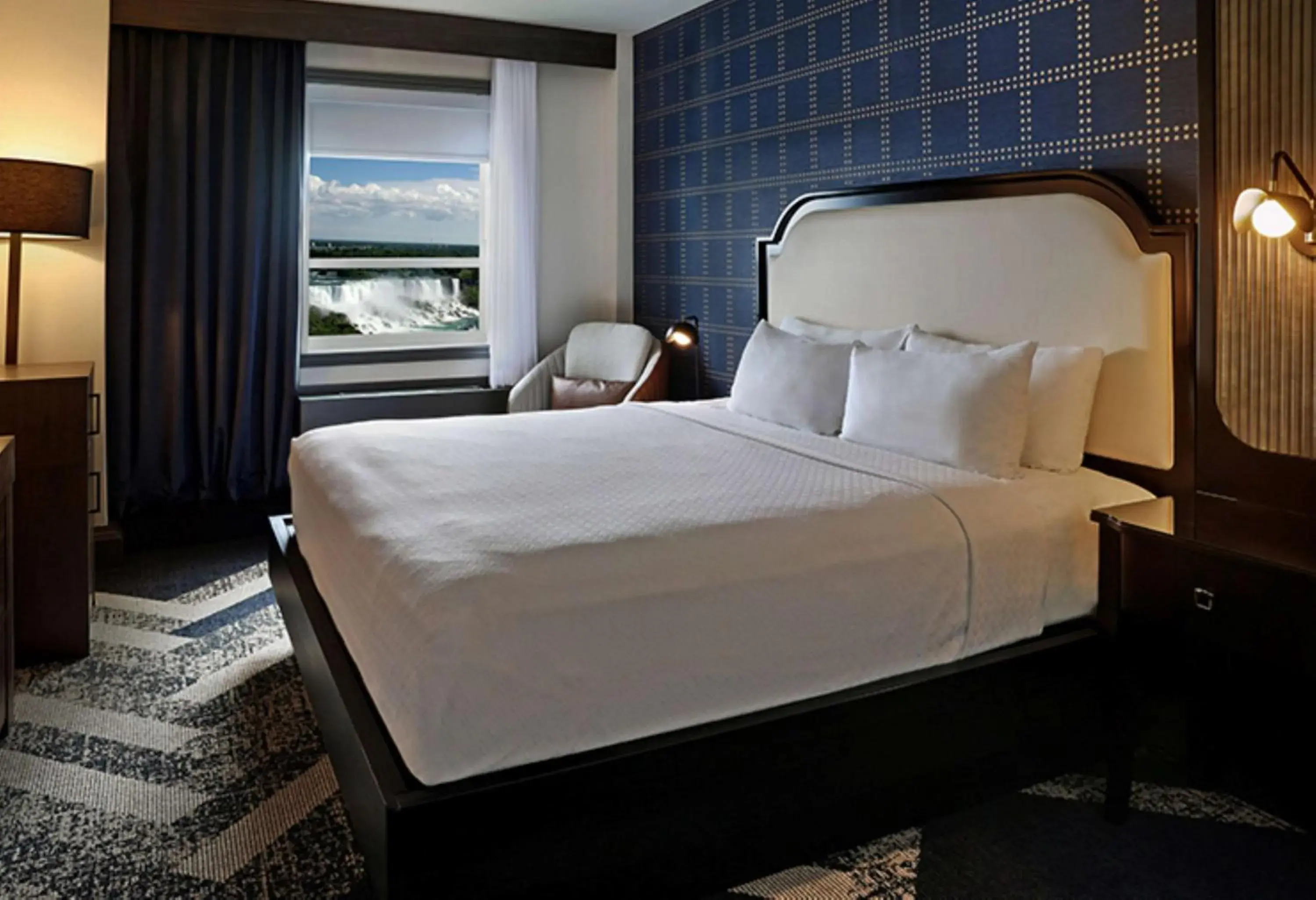 Bed in Crowne Plaza Hotel-Niagara Falls/Falls View, an IHG Hotel Bed in Crowne Plaza Hotel-Niagara Falls/Falls View, an IHG Hotel