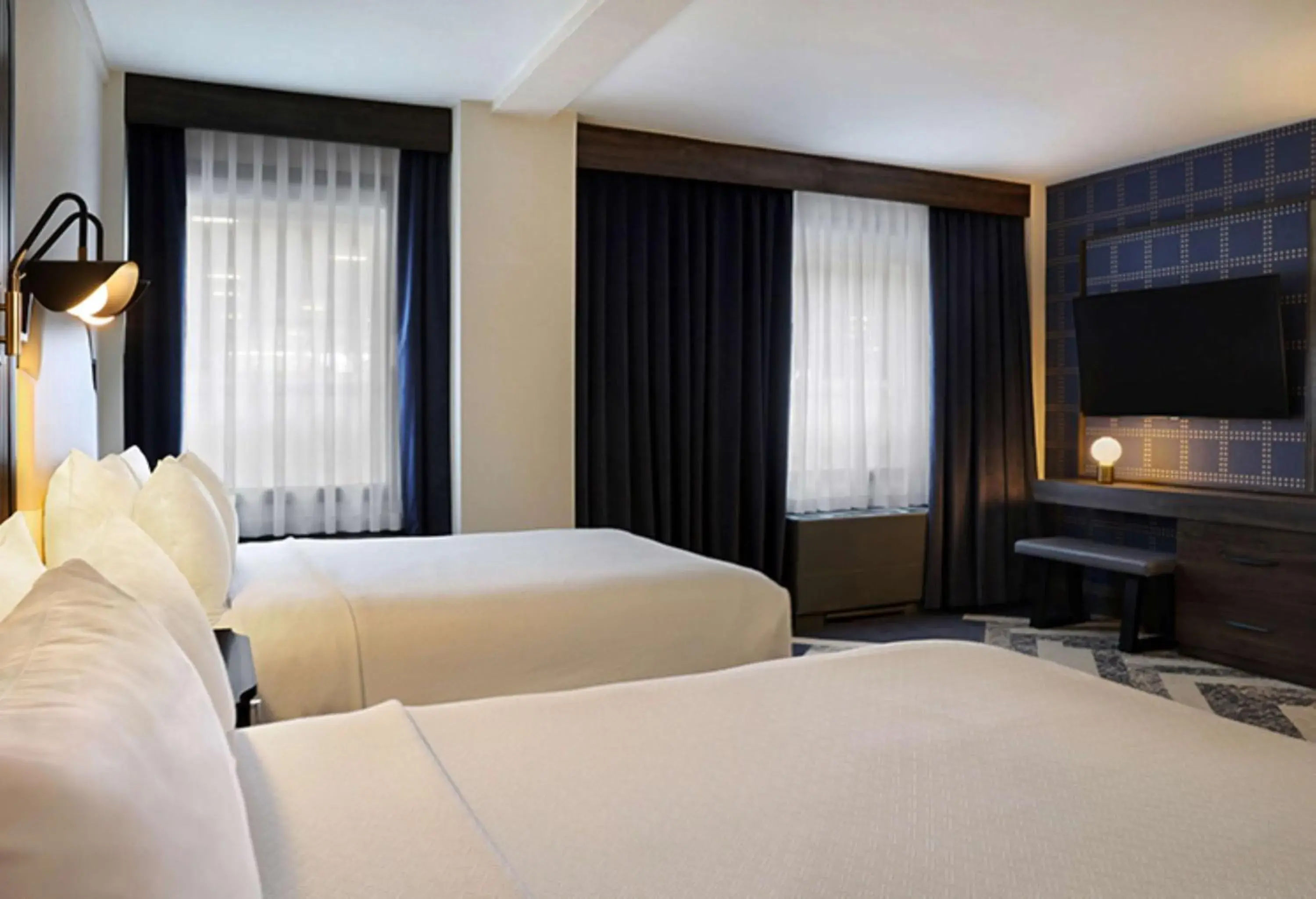 Bed in Crowne Plaza Hotel-Niagara Falls/Falls View, an IHG Hotel Bed in Crowne Plaza Hotel-Niagara Falls/Falls View, an IHG Hotel