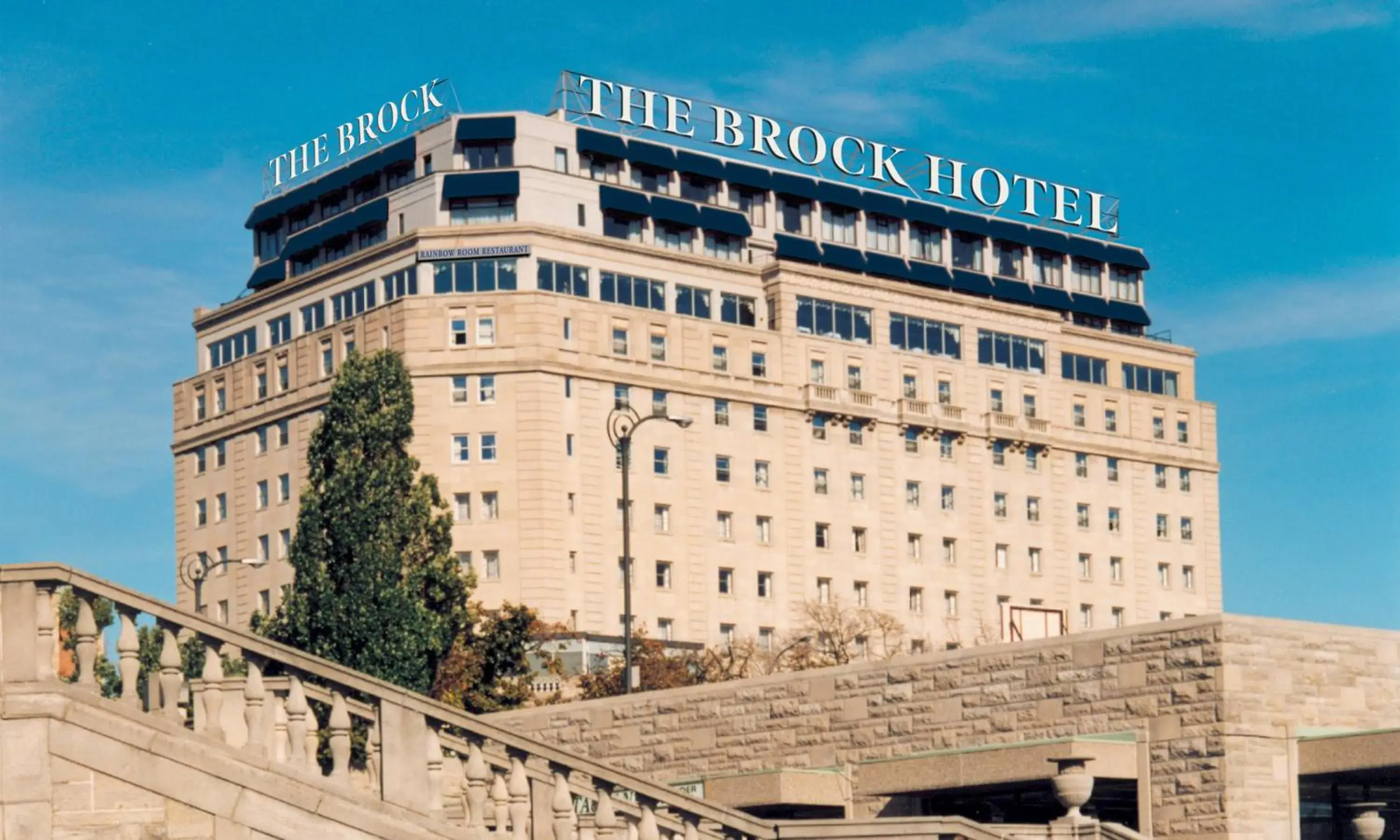 Property building in Crowne Plaza Hotel-Niagara Falls/Falls View, an IHG Hotel Property building in Crowne Plaza Hotel-Niagara Falls/Falls View, an IHG Hotel