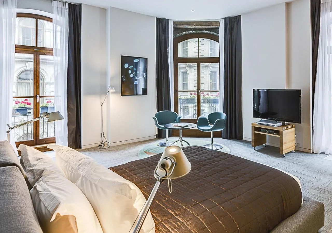 Photo of the whole room, Bed in Hotel Gault