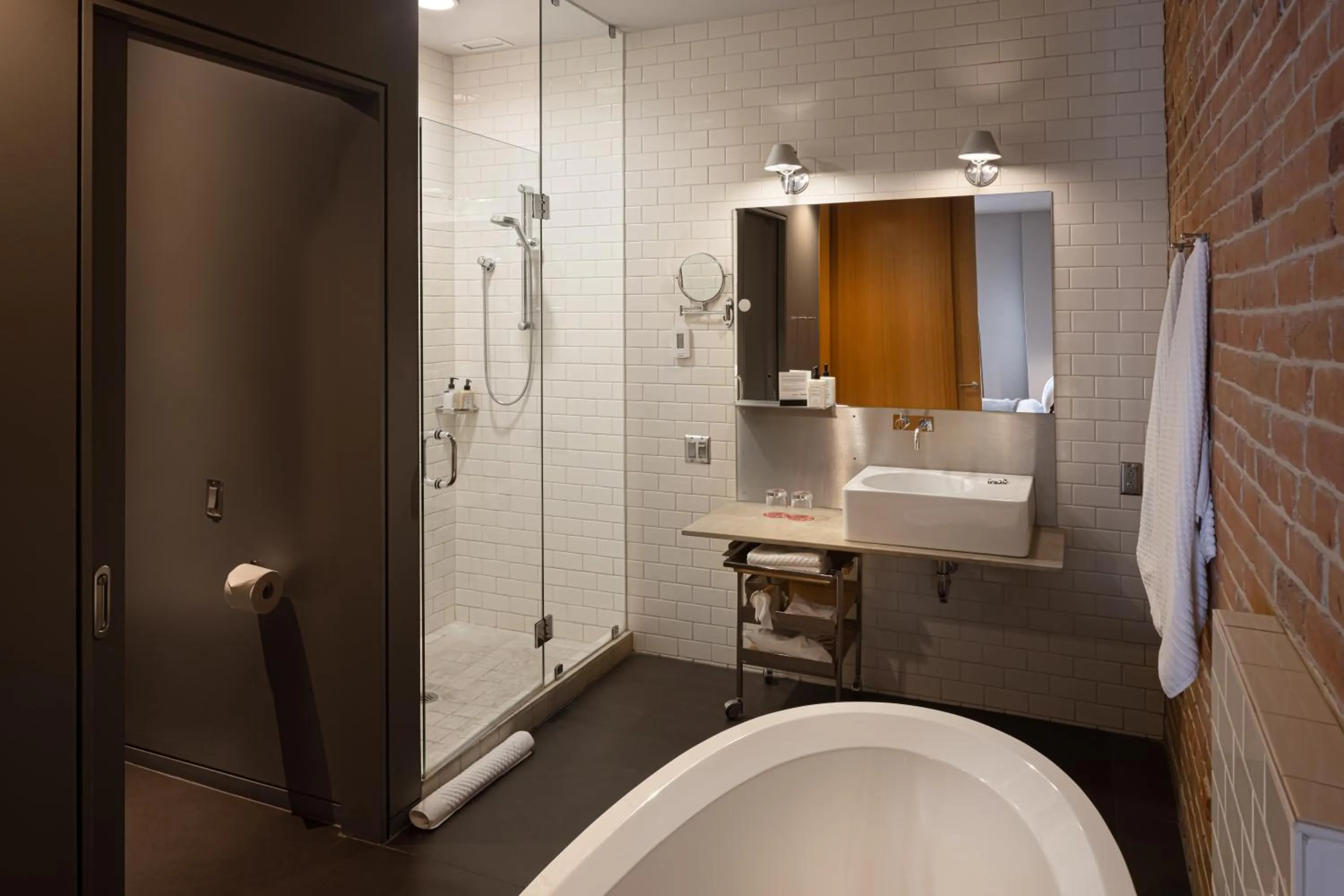 Shower in Hotel Gault