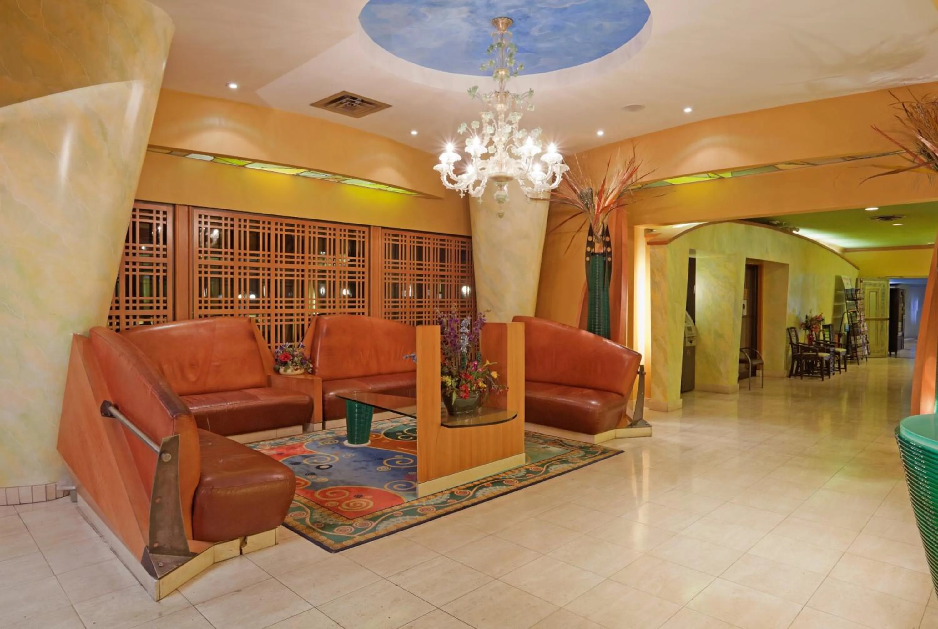 Lobby or reception in Holiday Inn Niagara Falls-By the Falls by IHG