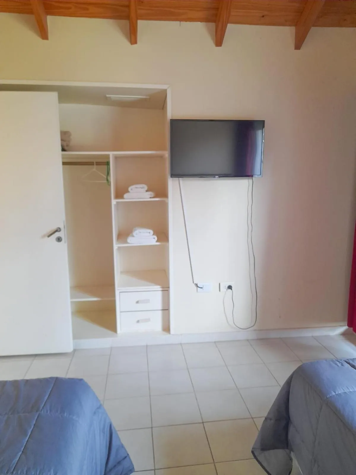 Los Robles Apart Hotel