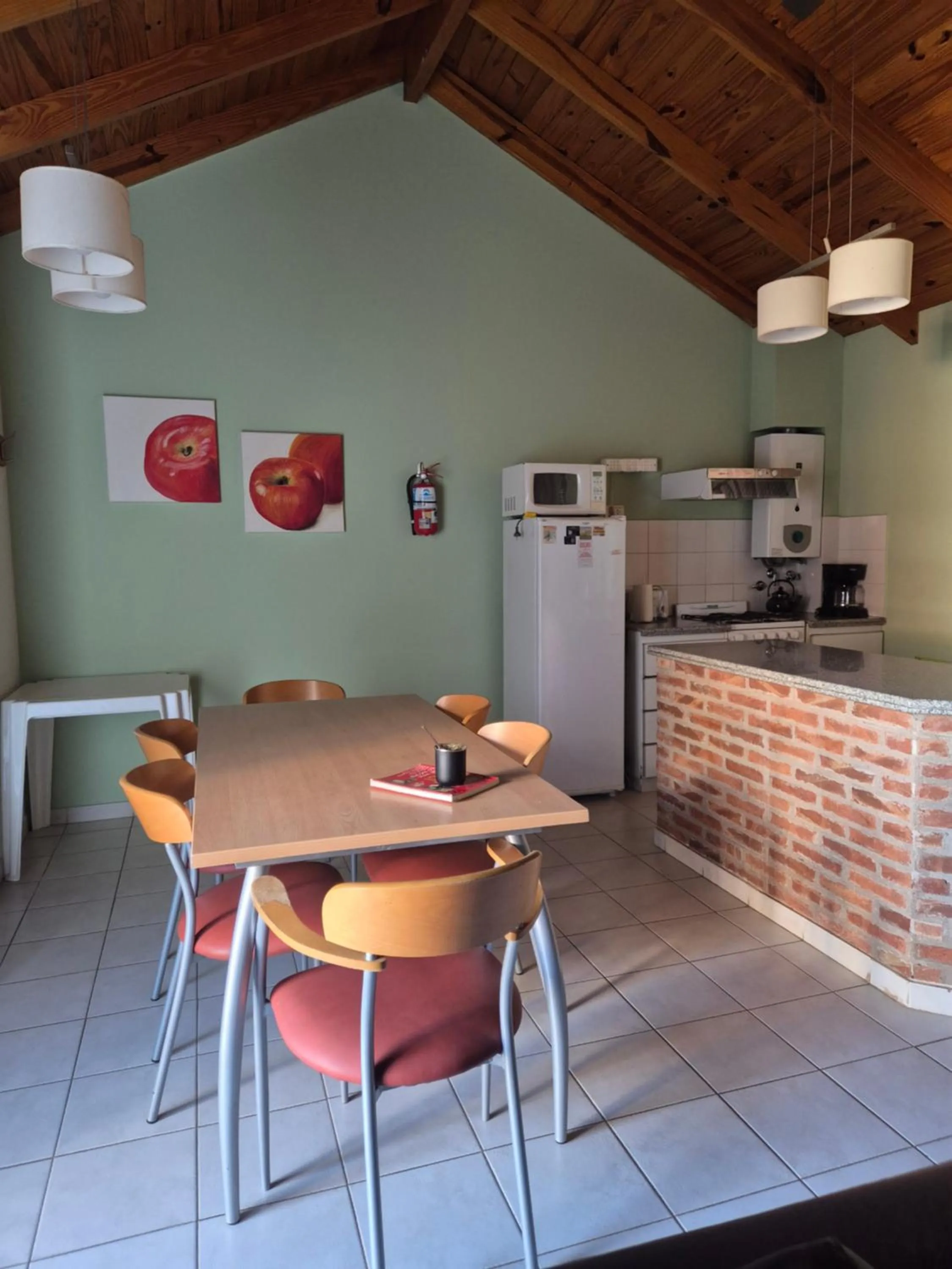 Los Robles Apart Hotel