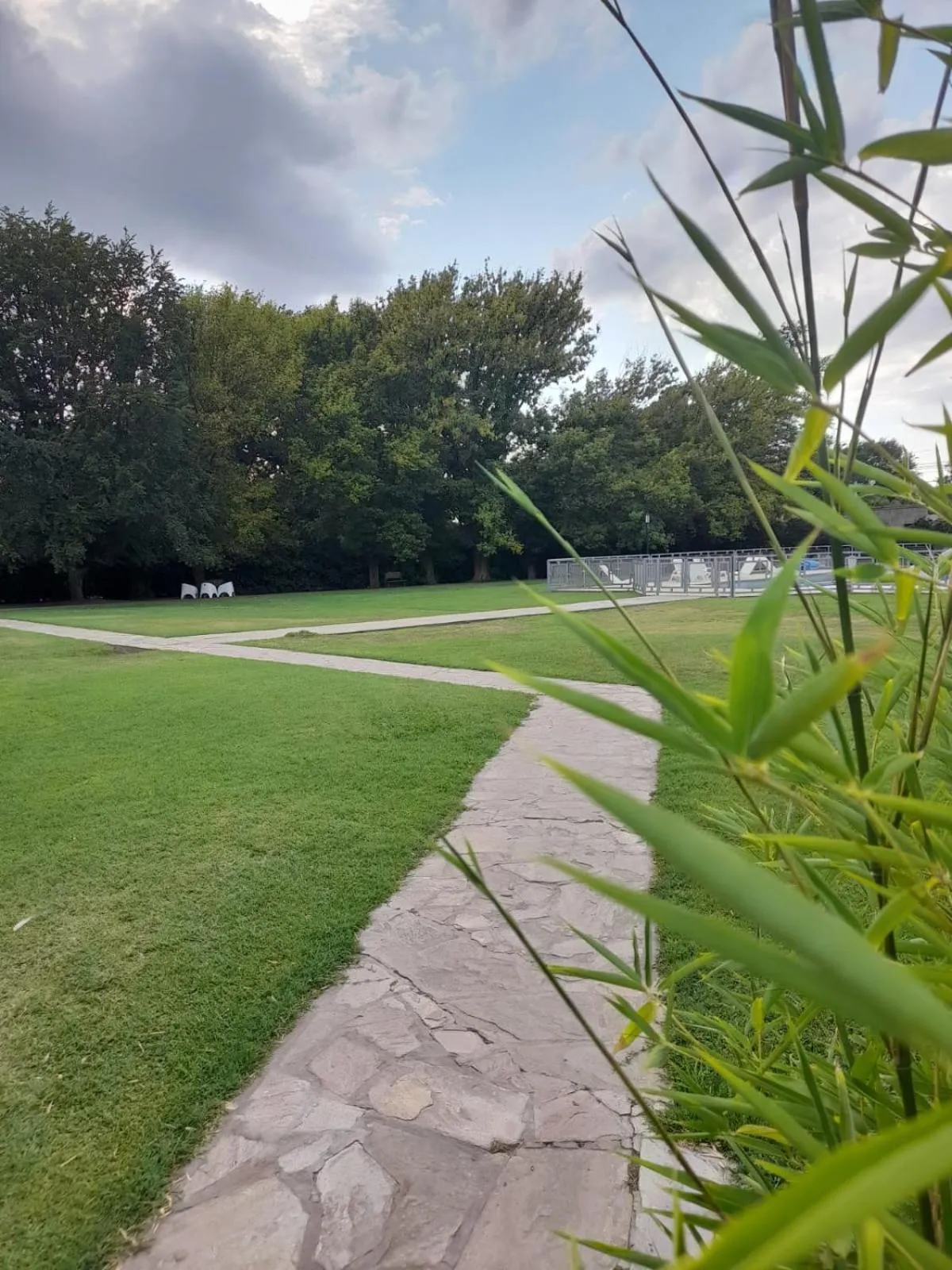 Los Robles Apart Hotel