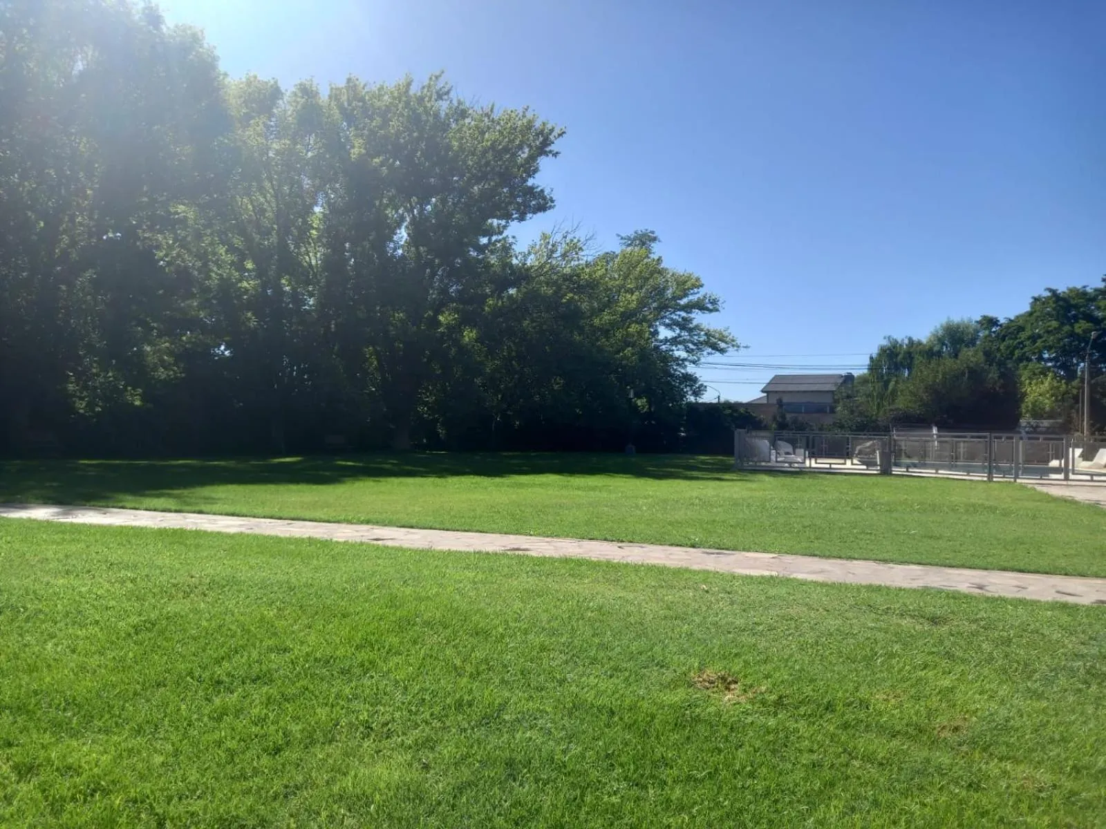 Los Robles Apart Hotel