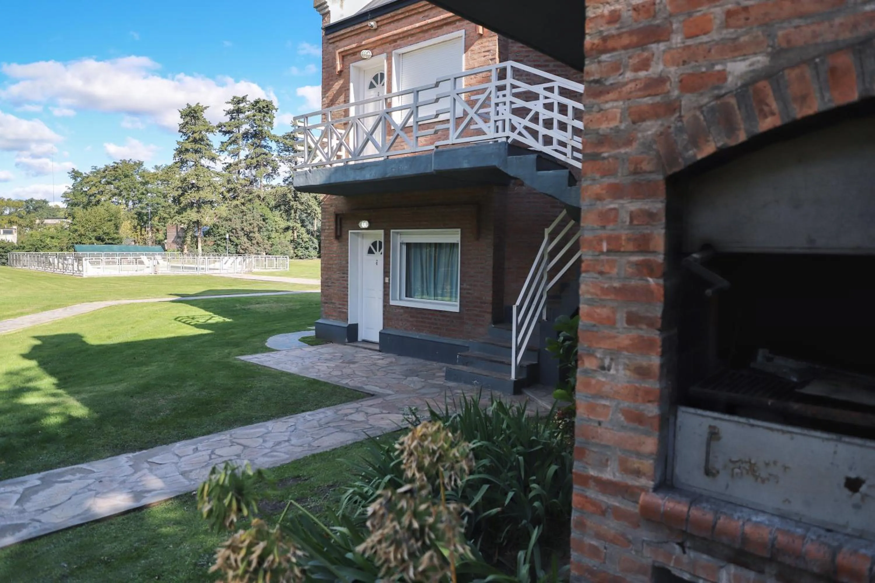 Los Robles Apart Hotel