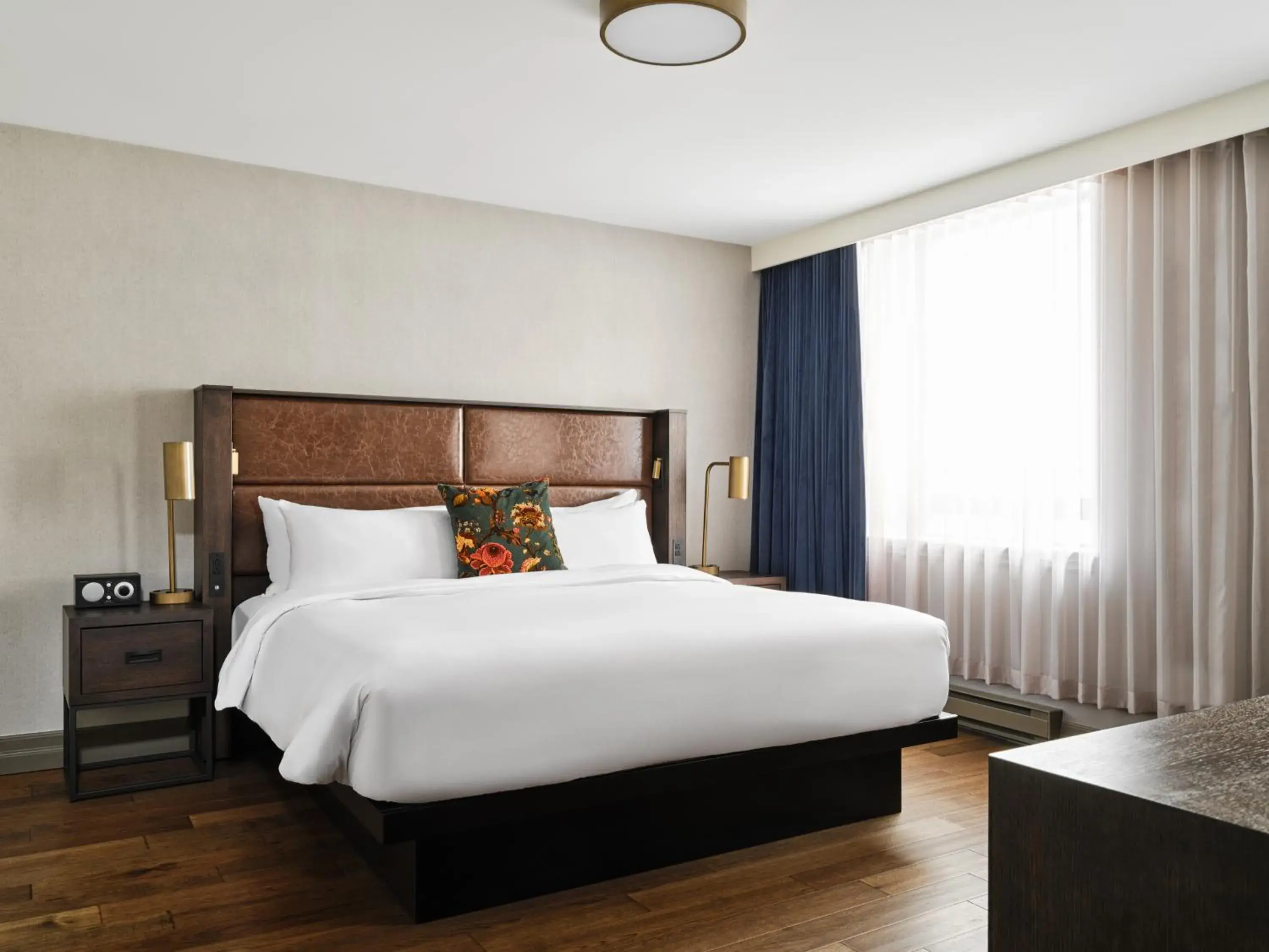 Classic King in The Metcalfe by Gray Collection Classic King in The Metcalfe by Gray Collection