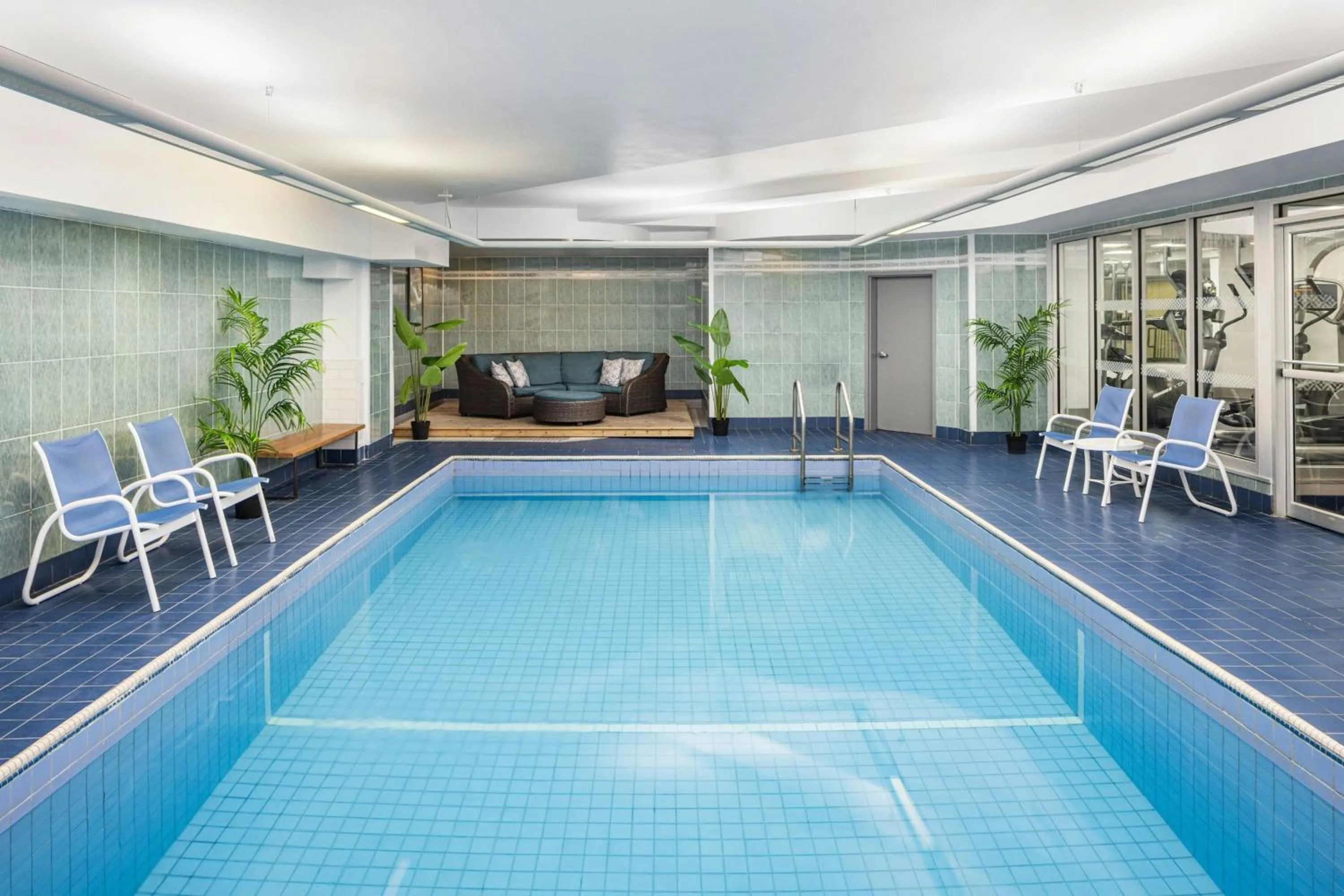 Swimming pool in Four Points by Sheraton Halifax