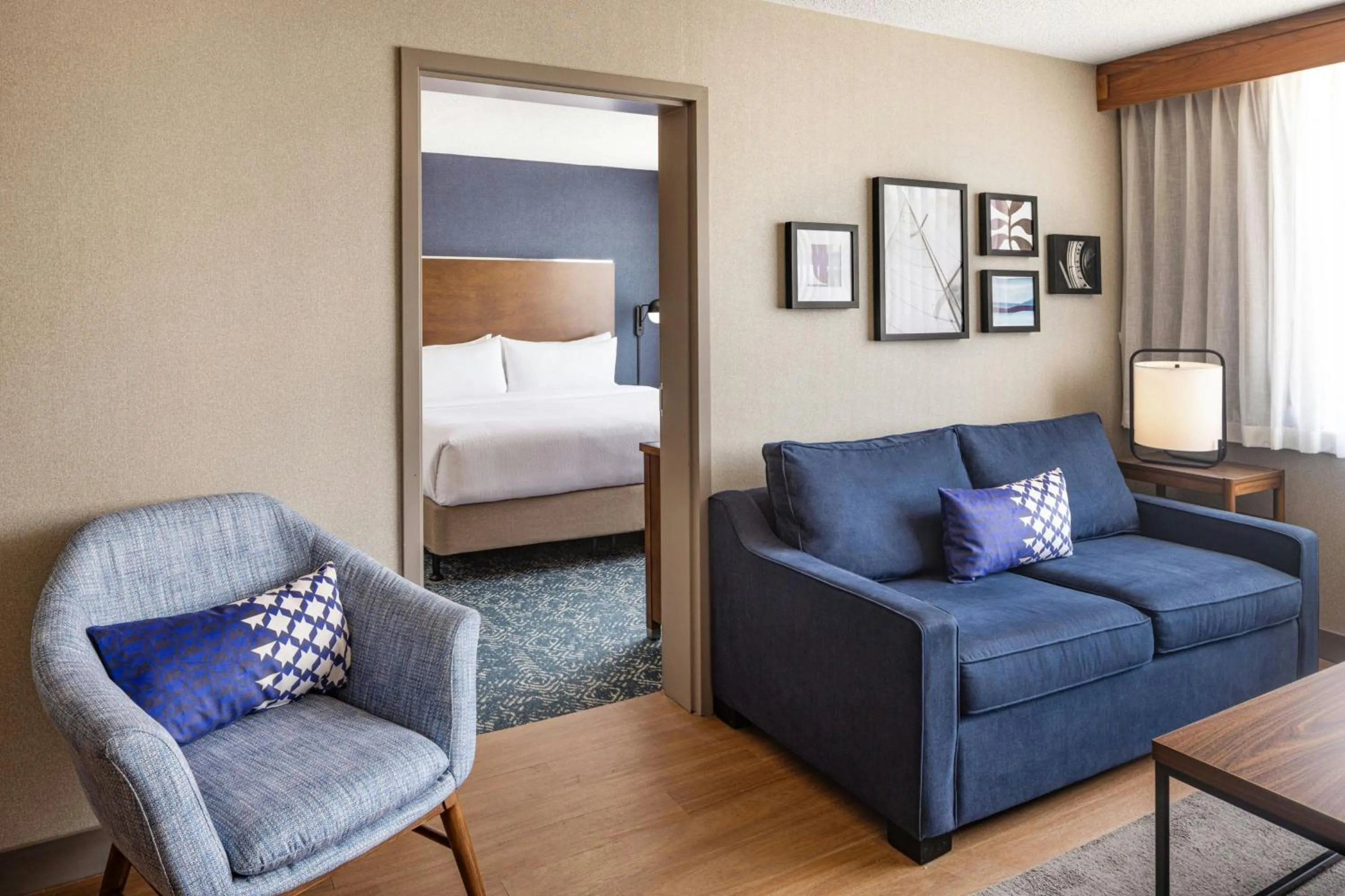 Living room, Bed in Four Points by Sheraton Halifax