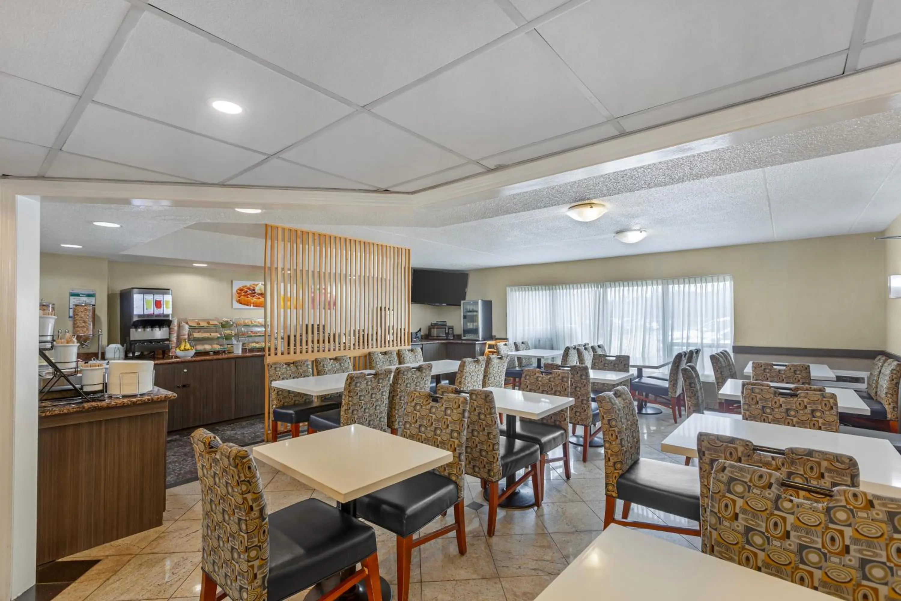 Breakfast in Quality Inn & Suites 5585 Ambler Drive Mississauga Ontario