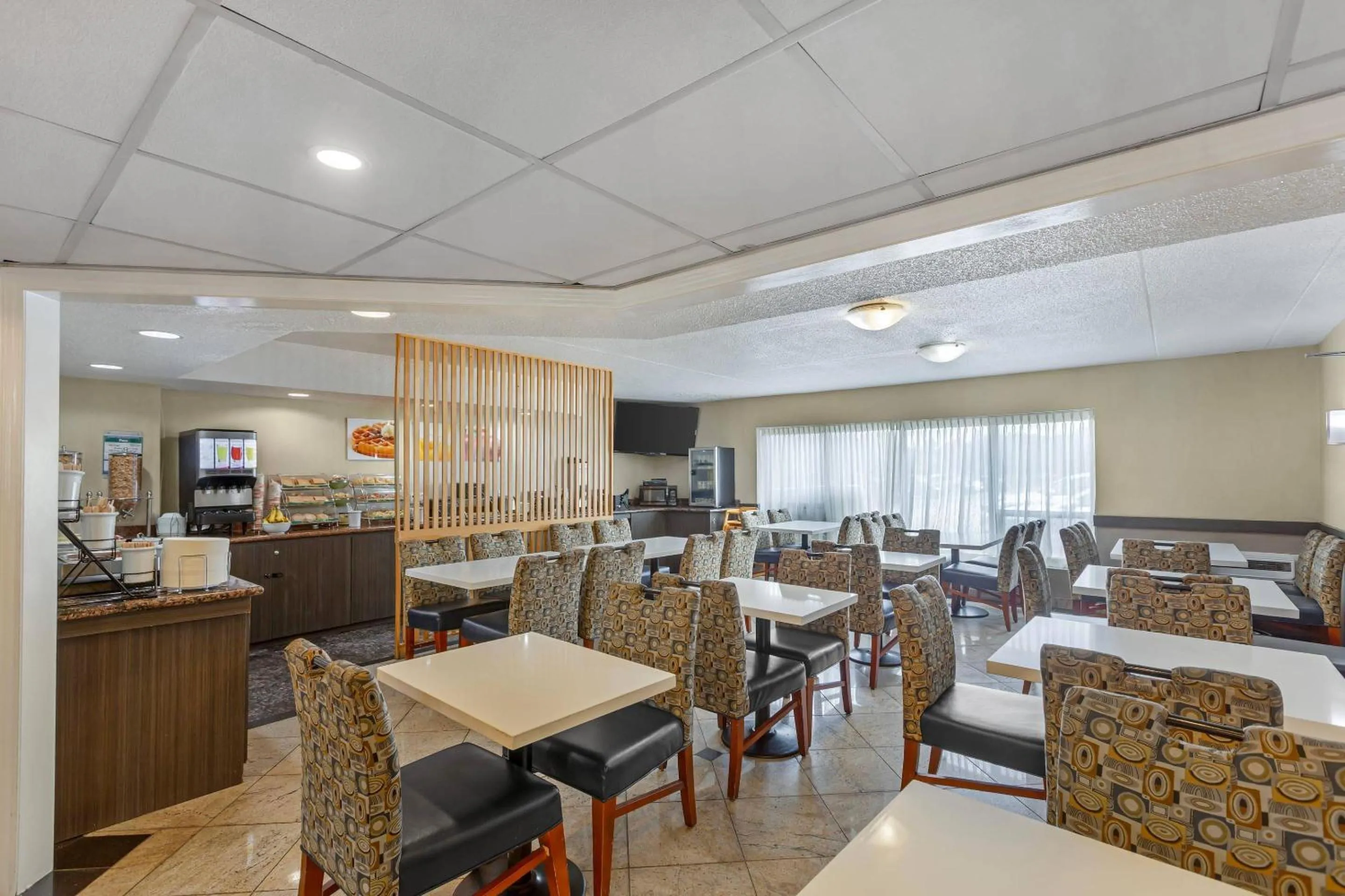 Breakfast in Quality Inn & Suites 5585 Ambler Drive Mississauga Ontario