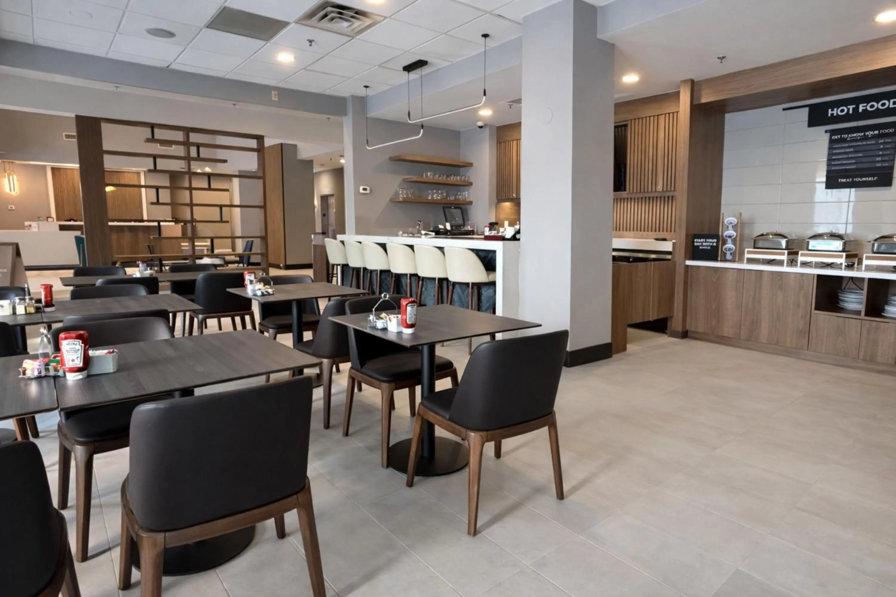 Restaurant/places to eat in Holiday Inn & Suites Mississauga West - Meadowvale by IHG