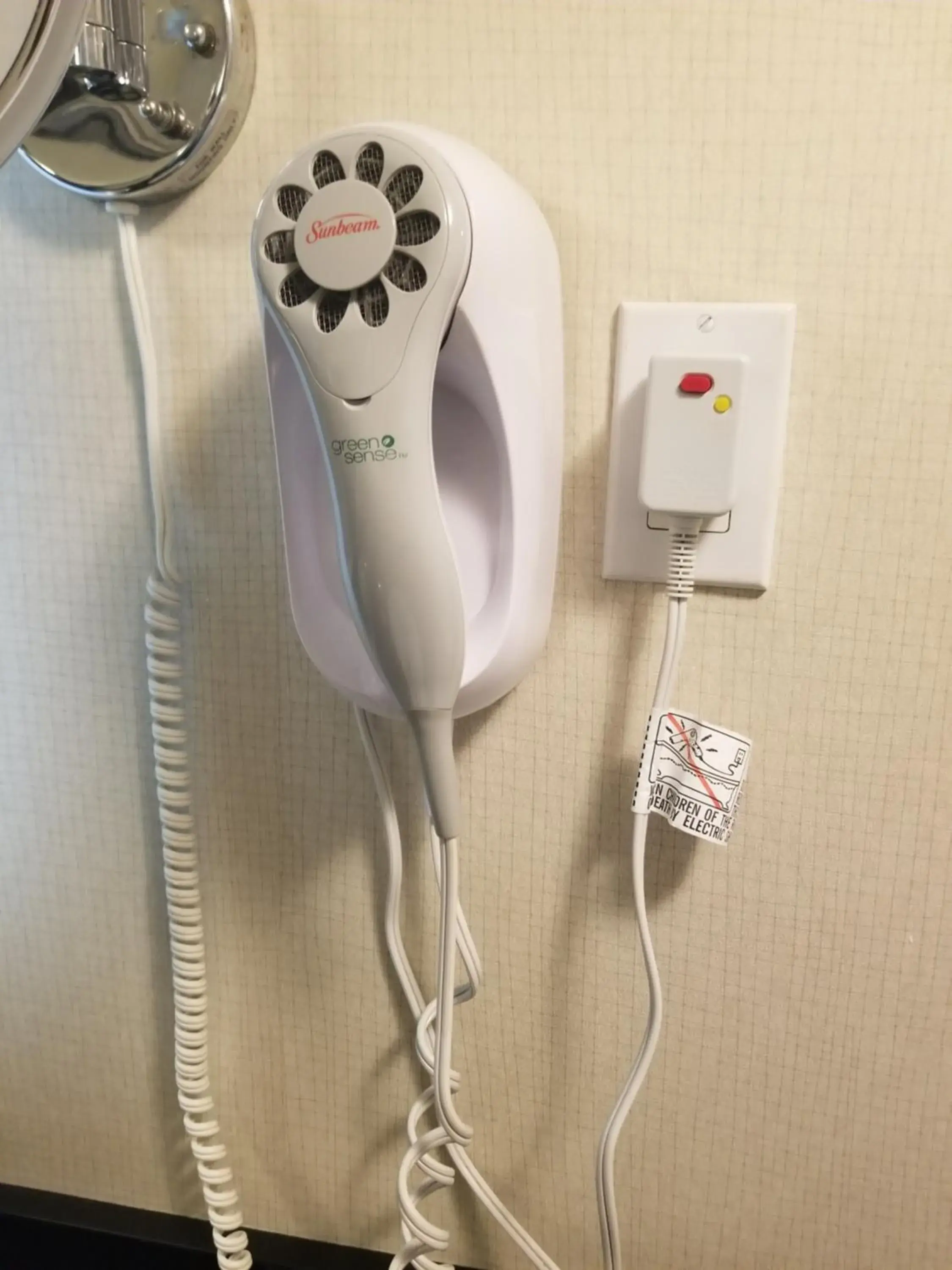 Standard Queen Room with Two Queen Beds in Holiday Inn Express Edmonton Downtown by IHG Standard Queen Room with Two Queen Beds in Holiday Inn Express Edmonton Downtown by IHG