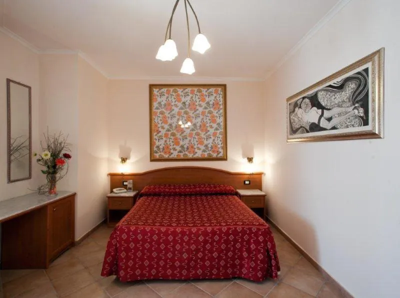 Photo of the whole room, Bed in Hermitage Capua Hotel
