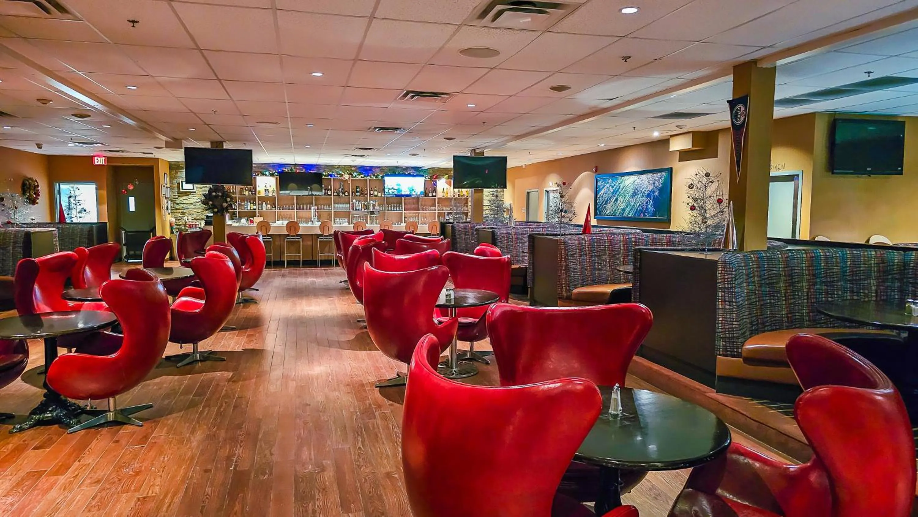 Restaurant/places to eat in Edmonton Hotel & Convention Center Edmonton