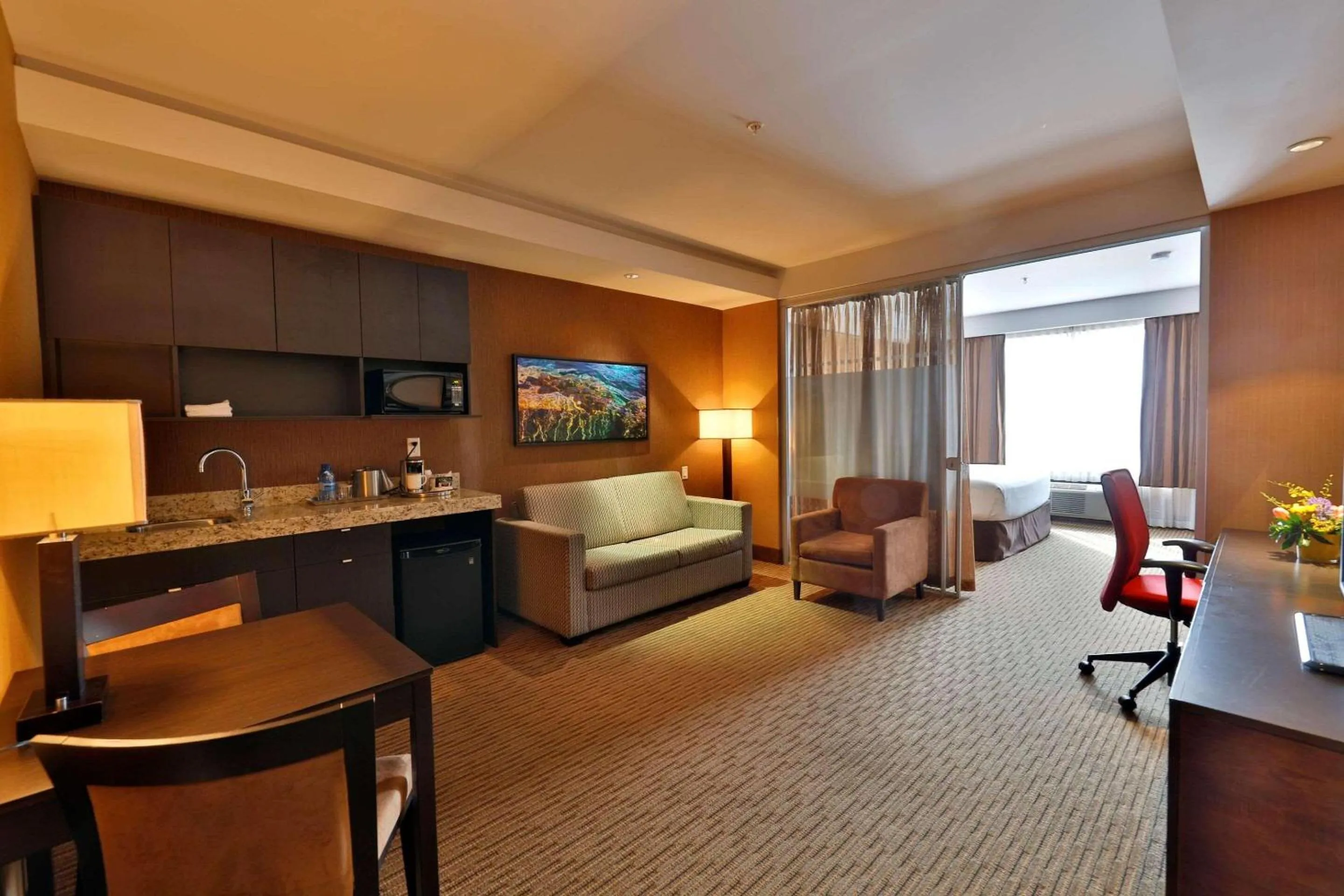 Bedroom in Edmonton Hotel & Convention Center Edmonton