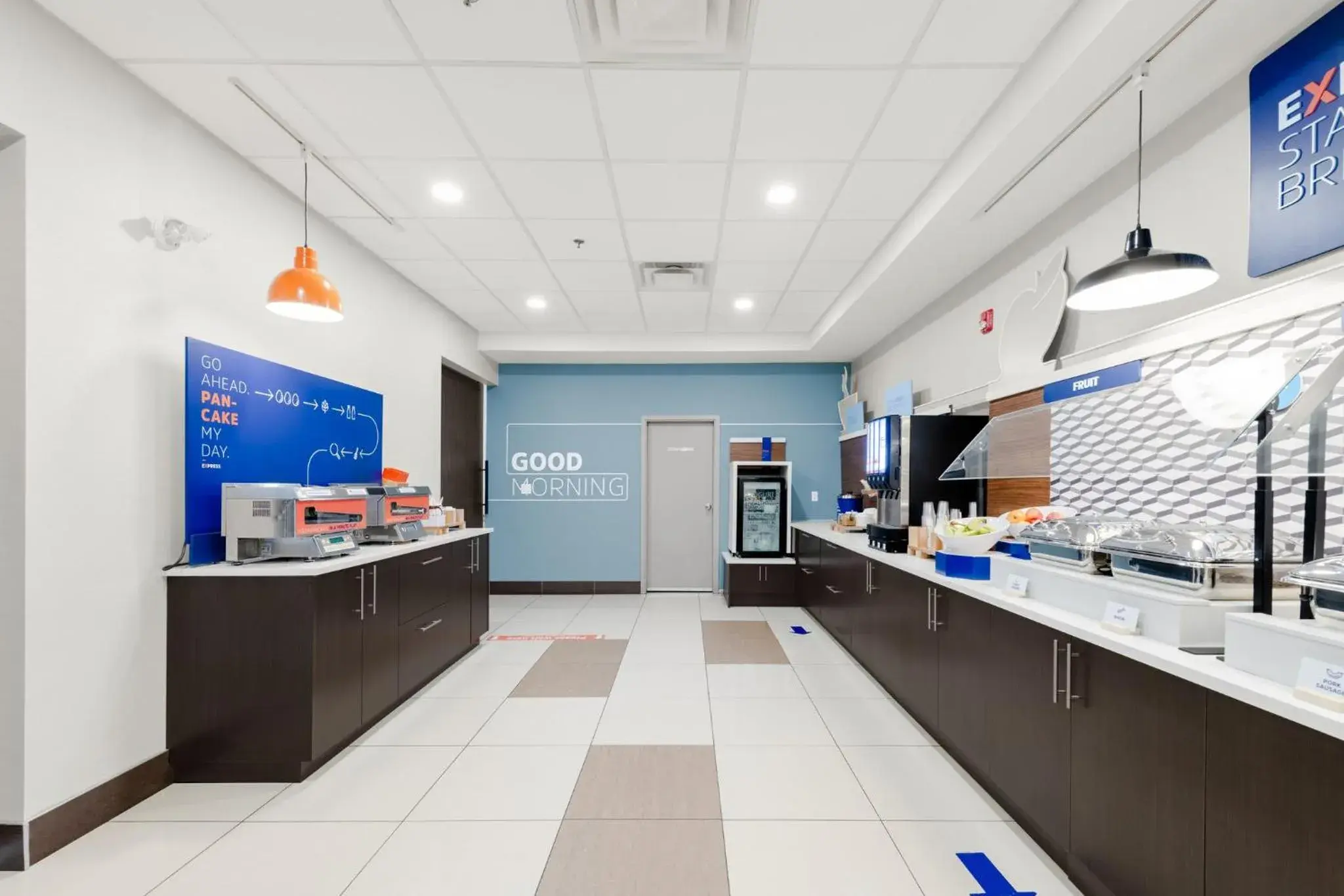 Breakfast in Holiday Inn Express Hotel & Suites-Edmonton South by IHG Breakfast in Holiday Inn Express Hotel & Suites-Edmonton South by IHG