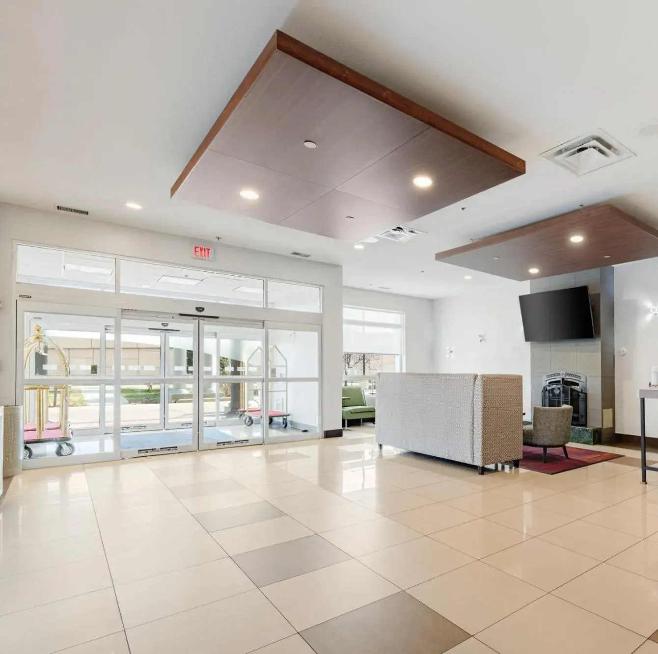 Facade/entrance in Holiday Inn Express Hotel & Suites-Edmonton South by IHG Facade/entrance in Holiday Inn Express Hotel & Suites-Edmonton South by IHG