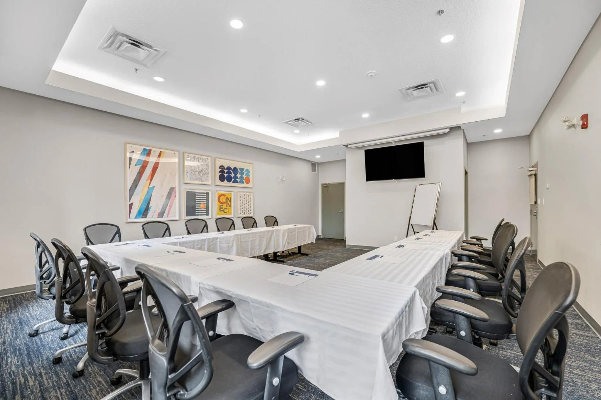 Meeting/conference room in Holiday Inn Express Hotel & Suites-Edmonton South by IHG