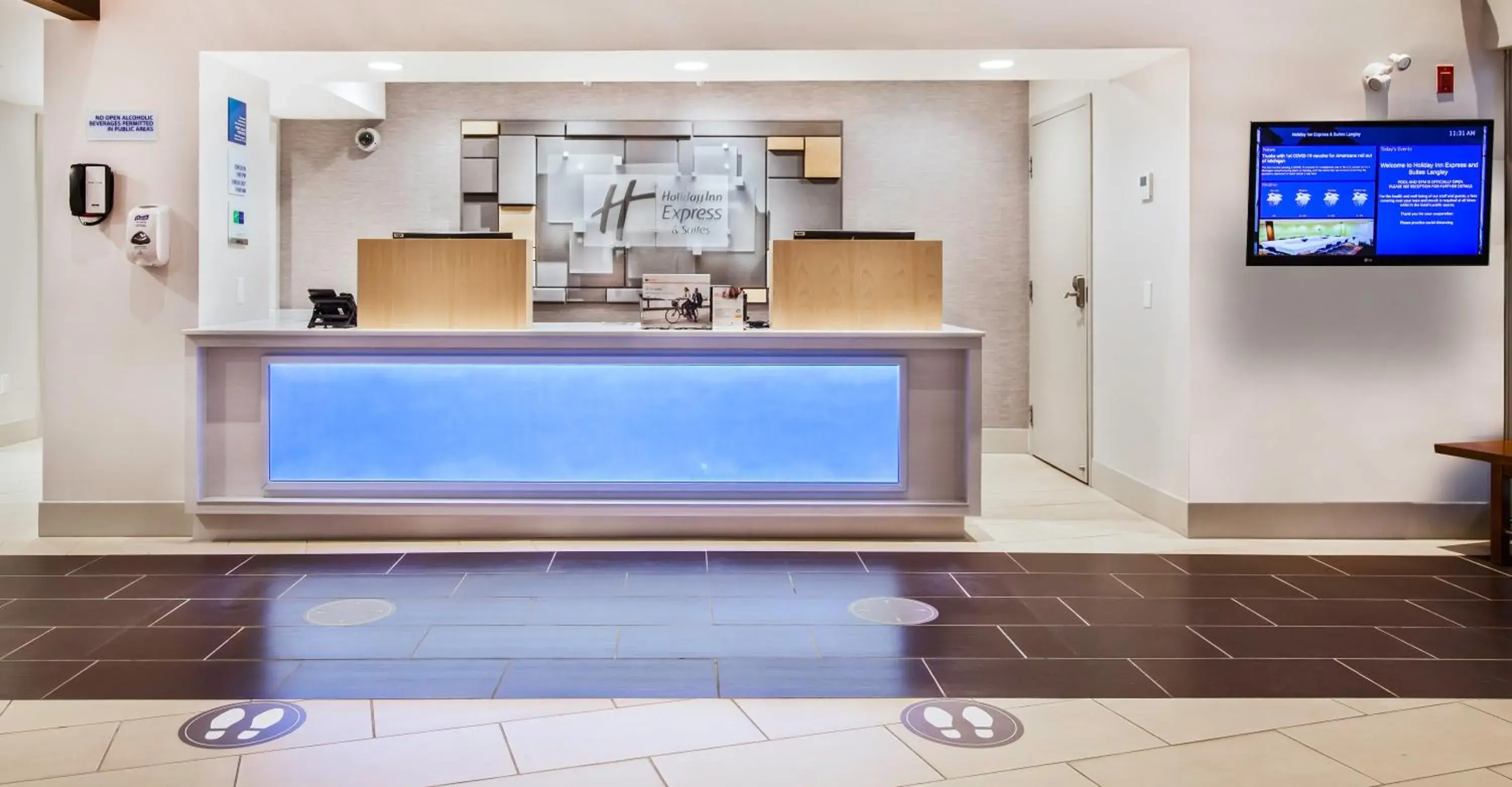 Property building in Holiday Inn Express & Suites Langley by IHG Property building in Holiday Inn Express & Suites Langley by IHG