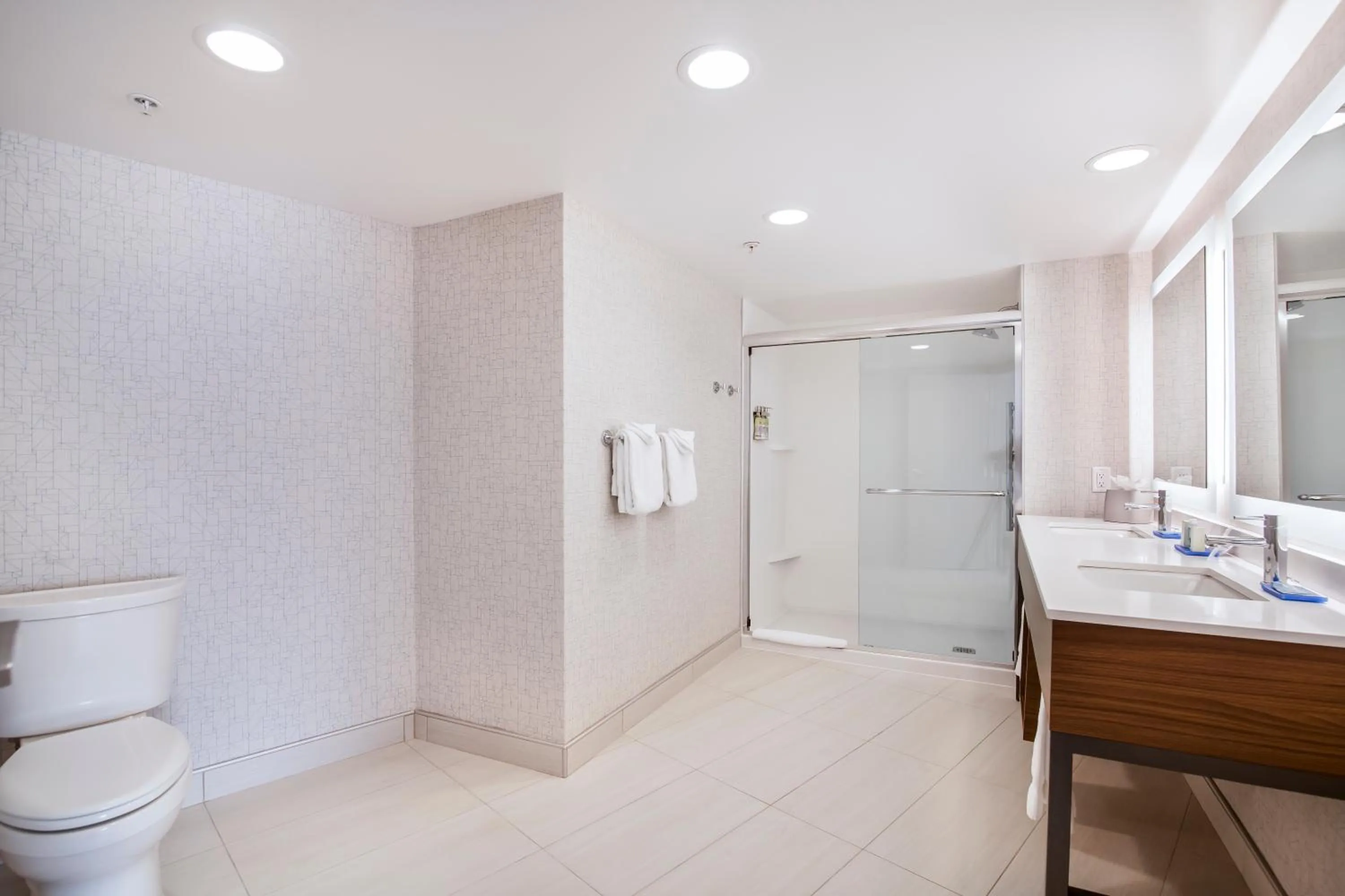 Photo of the whole room in Holiday Inn Express &amp; Suites Langley by IHG