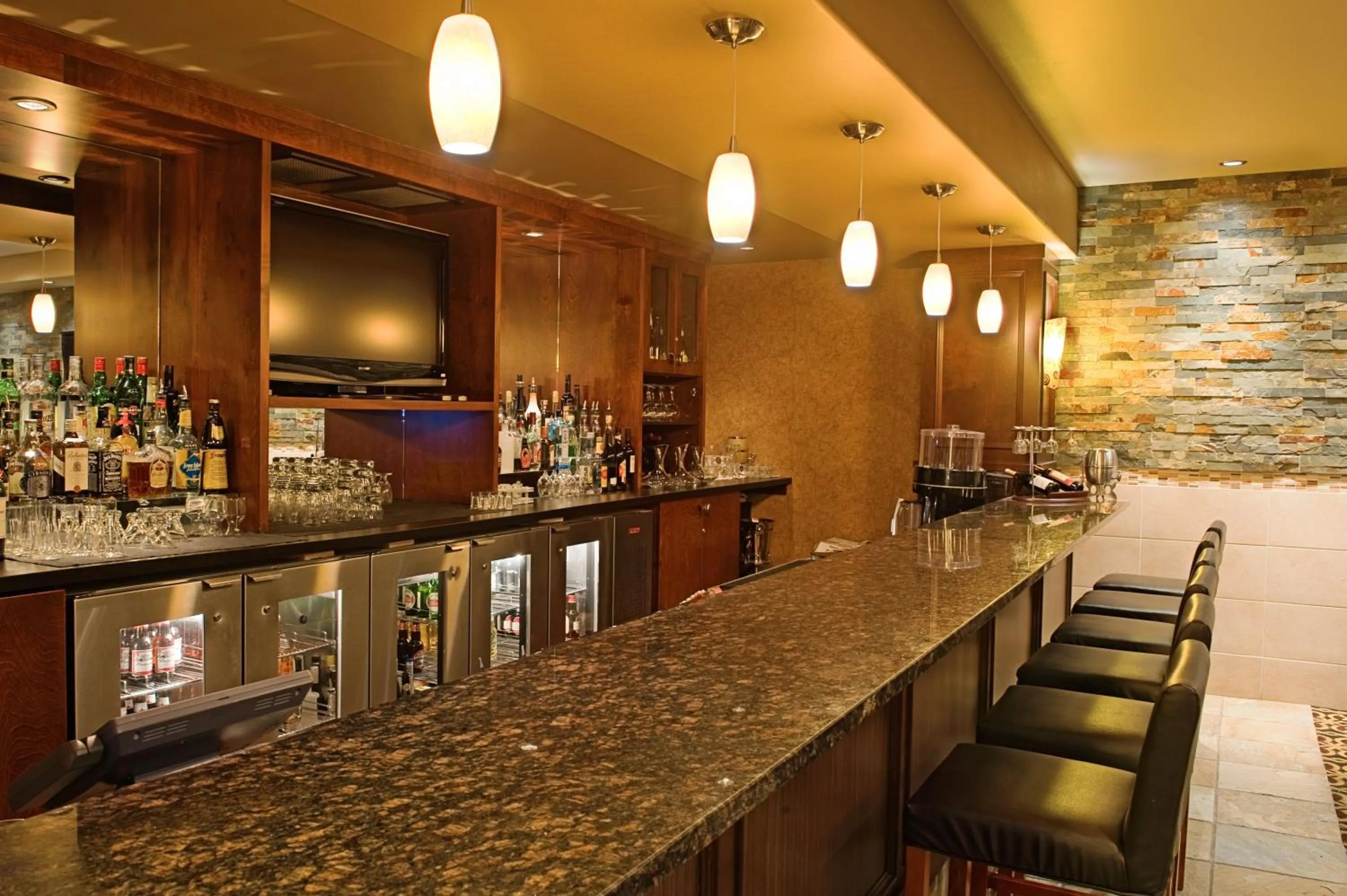 Lounge or bar in Holiday Inn Hotel & Suites-West Edmonton by IHG