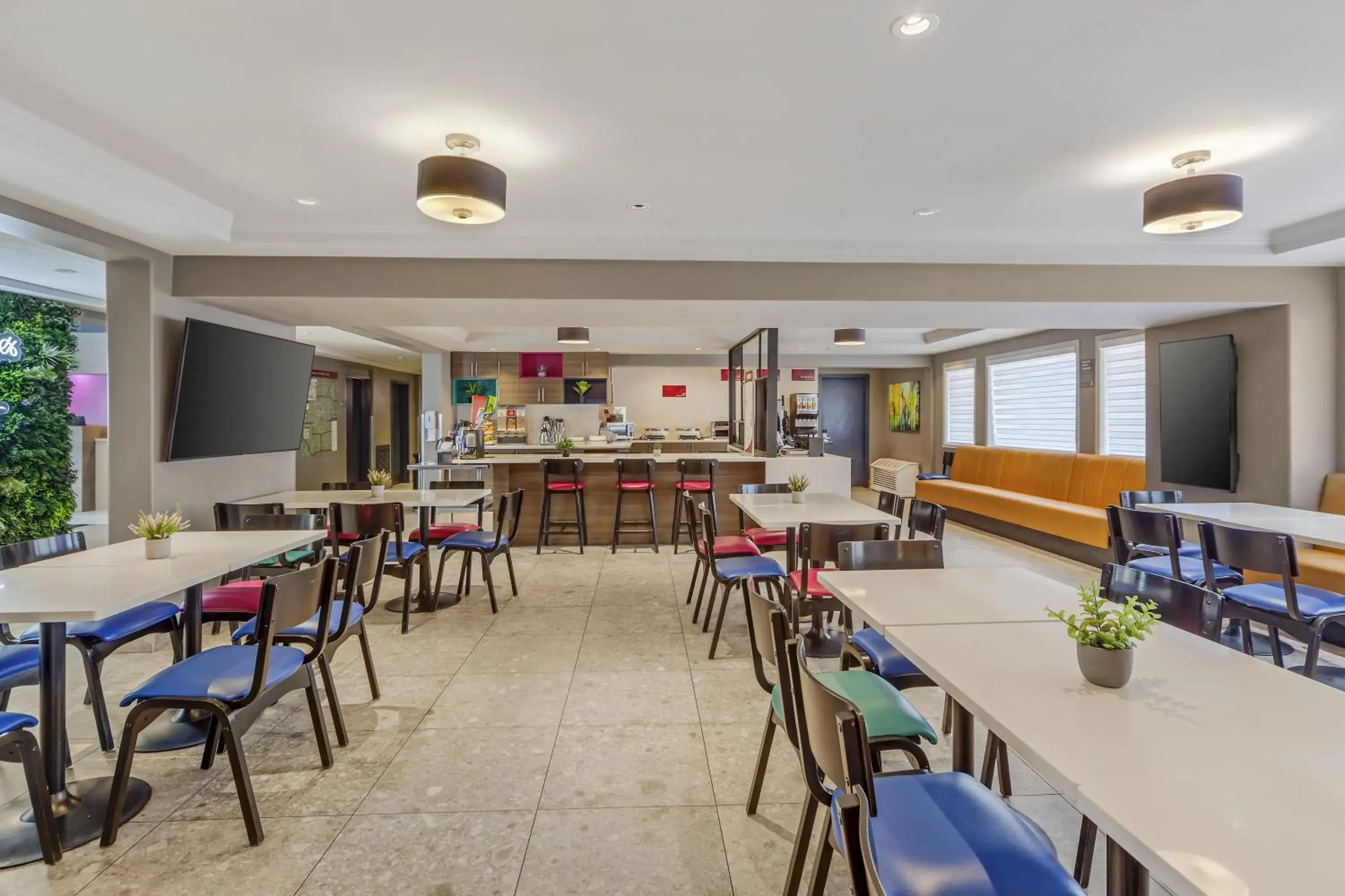 Breakfast in Best Western Plus West Edmonton Breakfast in Best Western Plus West Edmonton