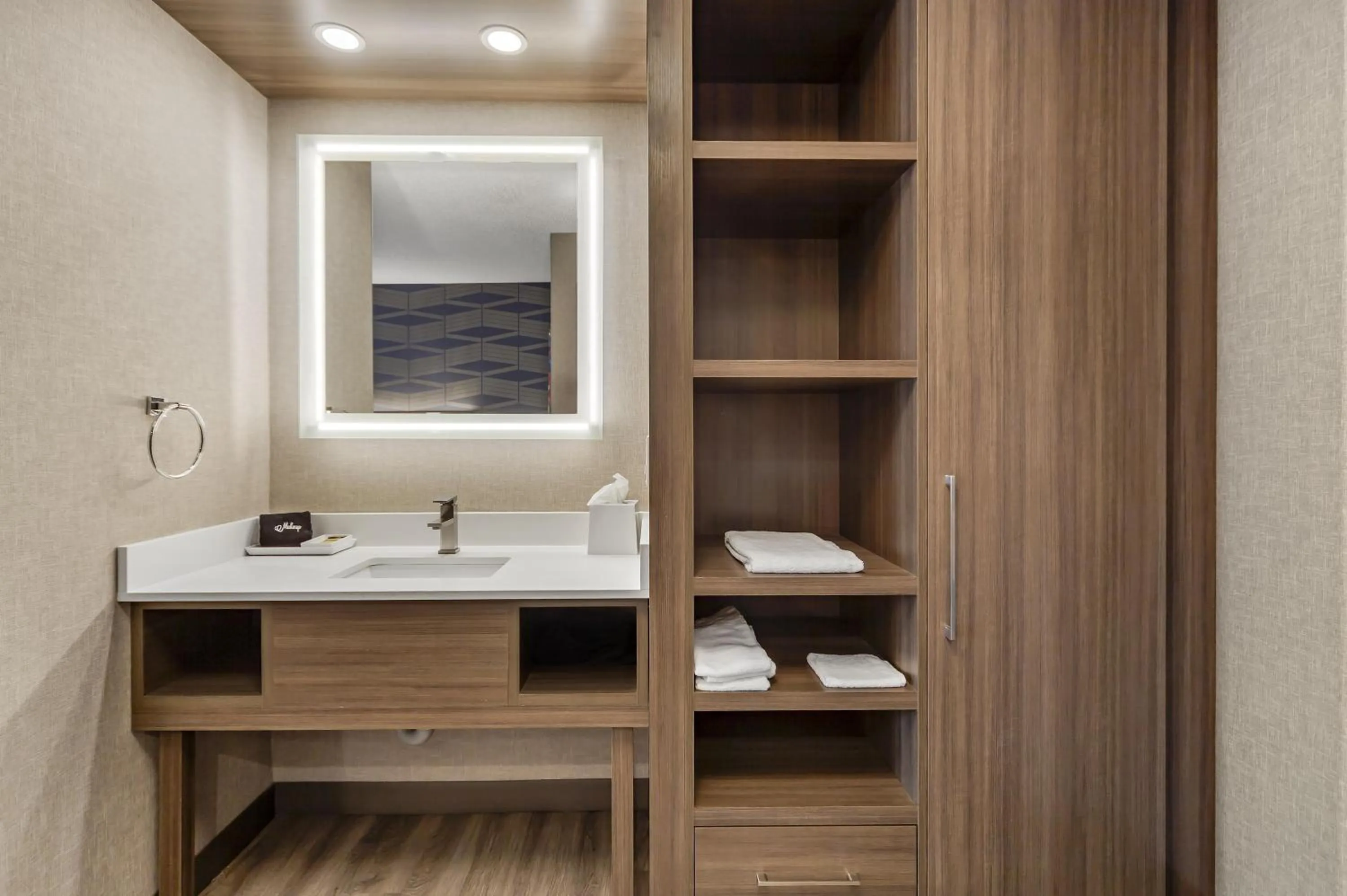 Bedroom in Best Western Plus West Edmonton