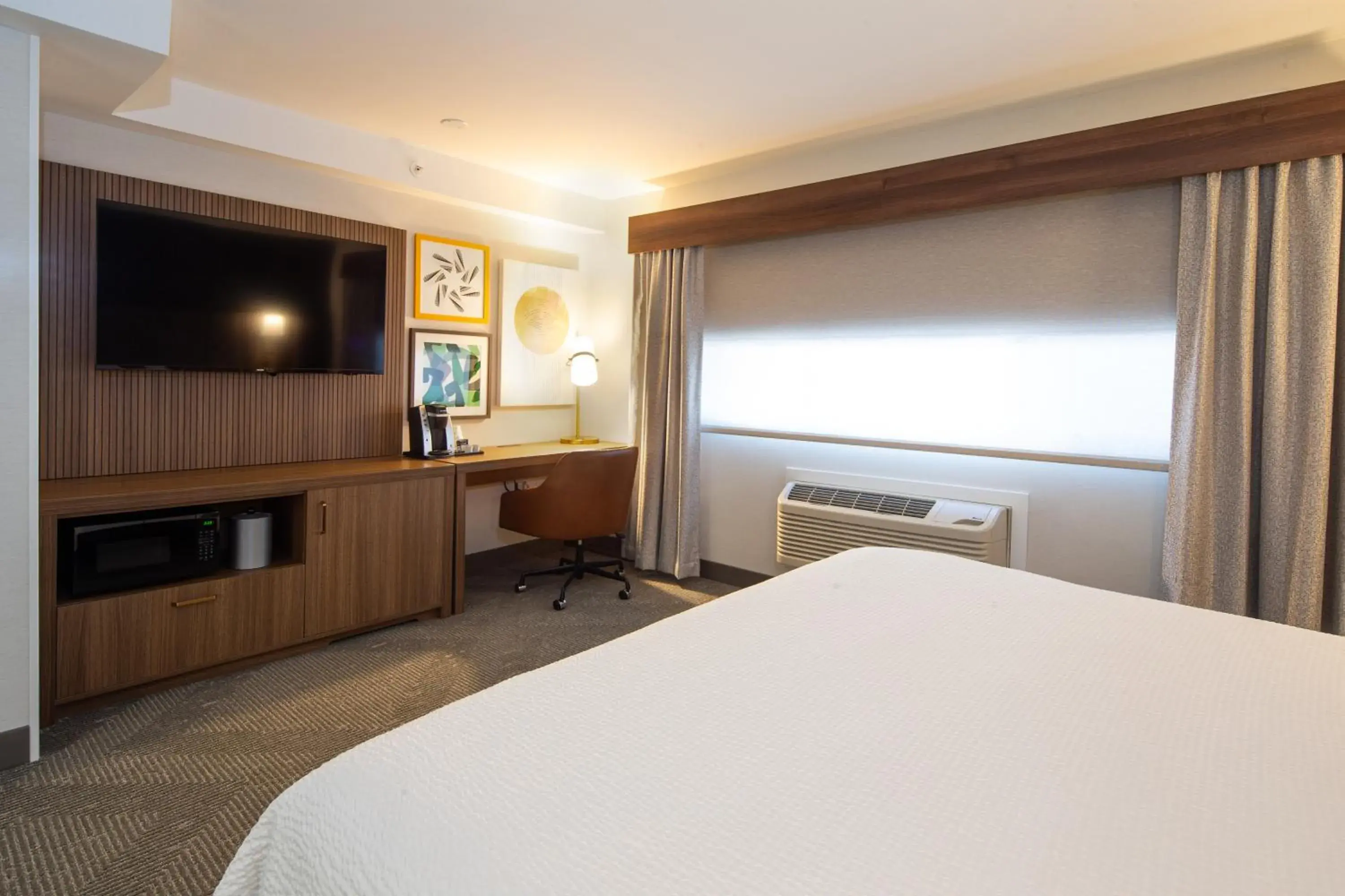 Bedroom, Bed in Holiday Inn Hinton by IHG Bedroom, Bed in Holiday Inn Hinton by IHG