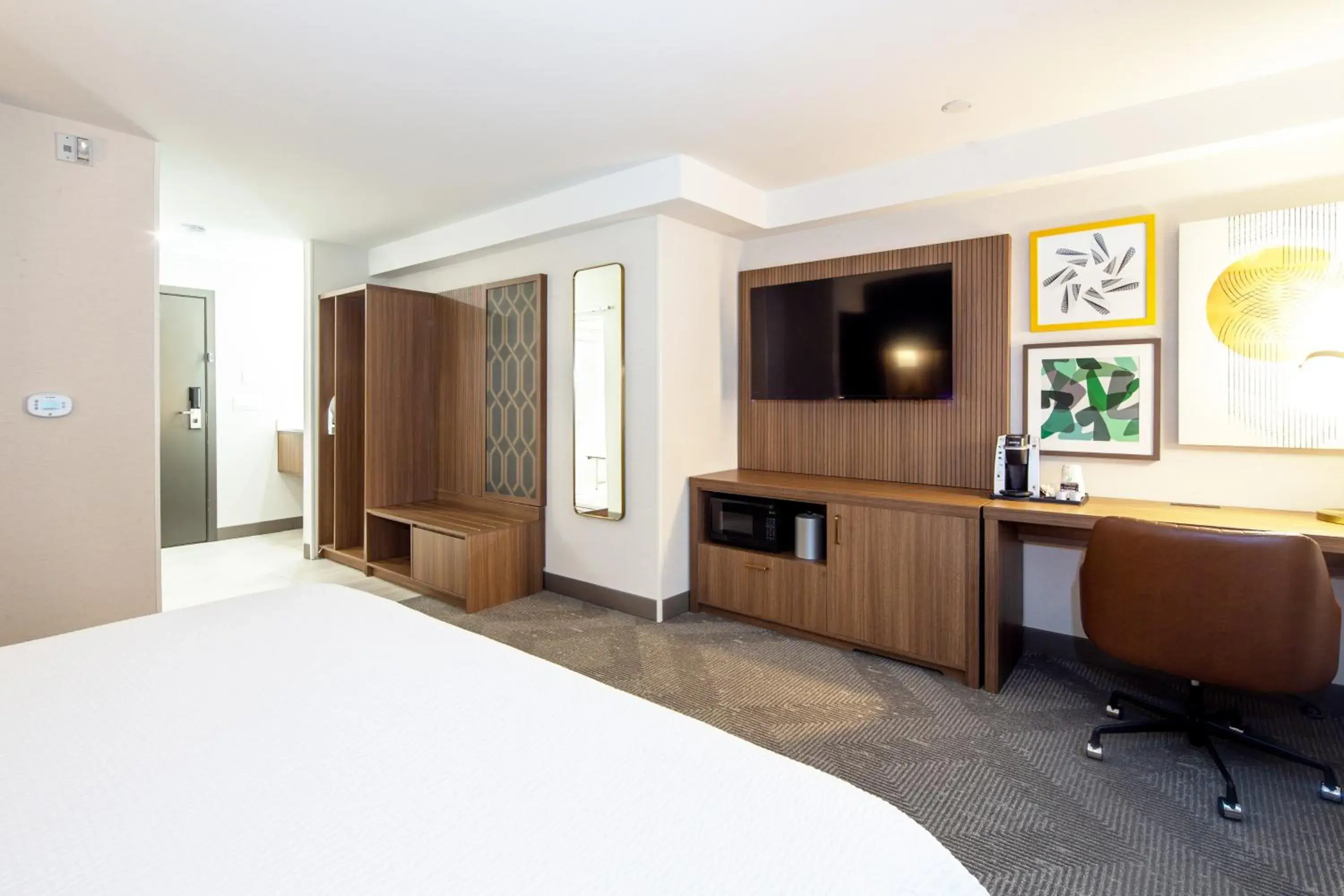 TV and multimedia, Bed in Holiday Inn Hinton by IHG TV and multimedia, Bed in Holiday Inn Hinton by IHG