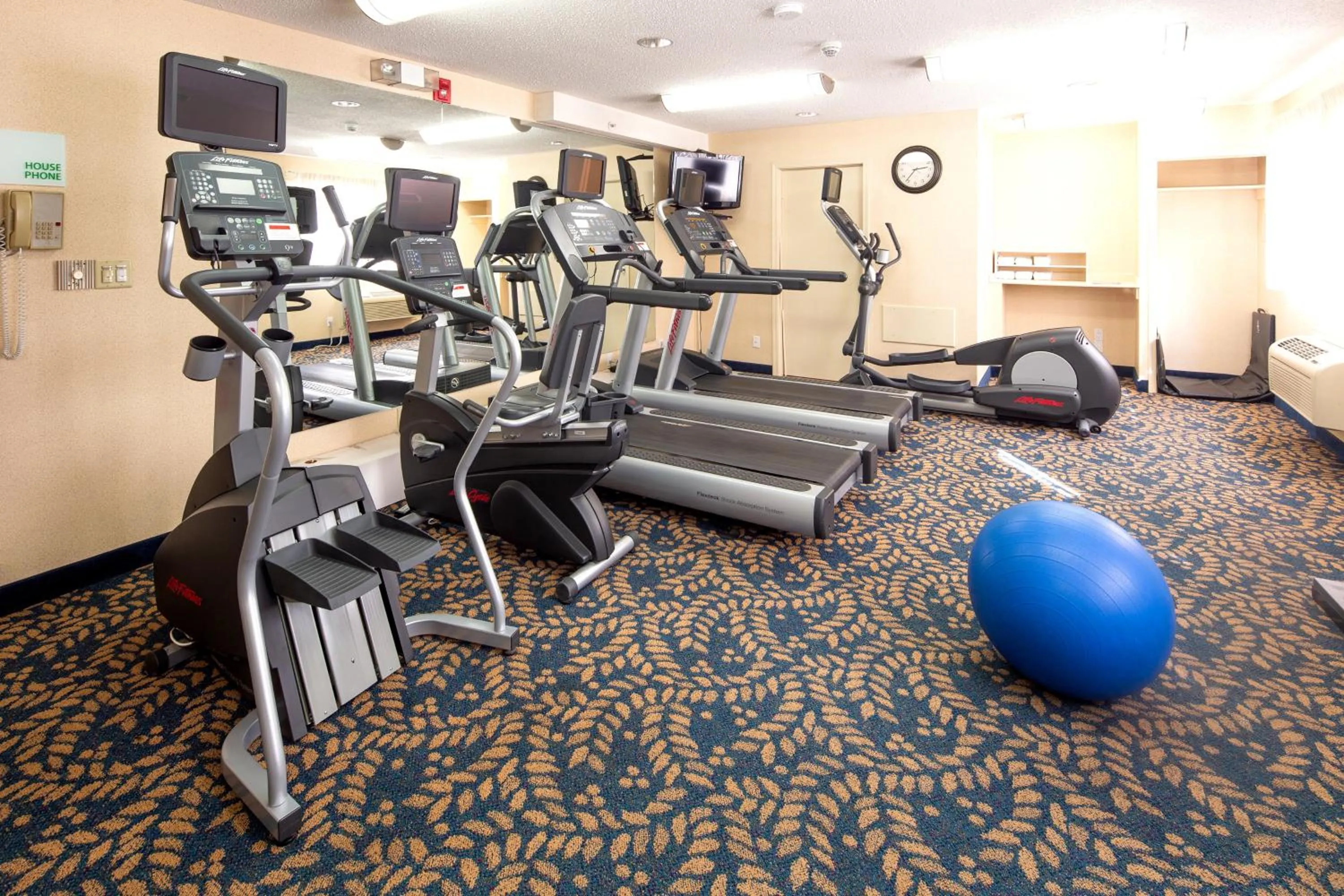 Fitness centre/facilities in Holiday Inn Hinton by IHG