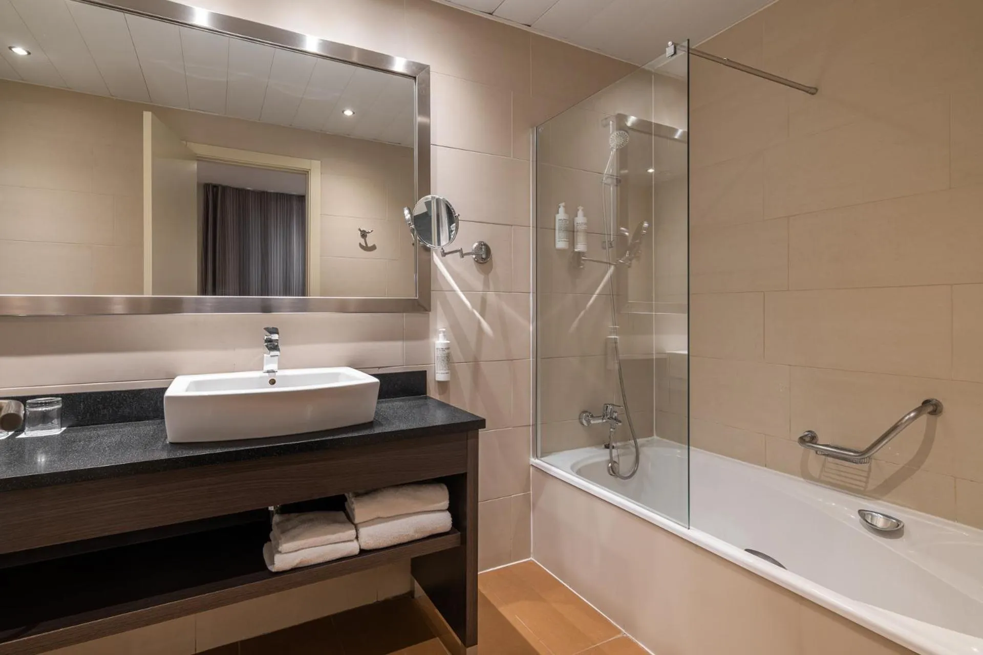 Bathroom in Naitly Barcelona Poblenou