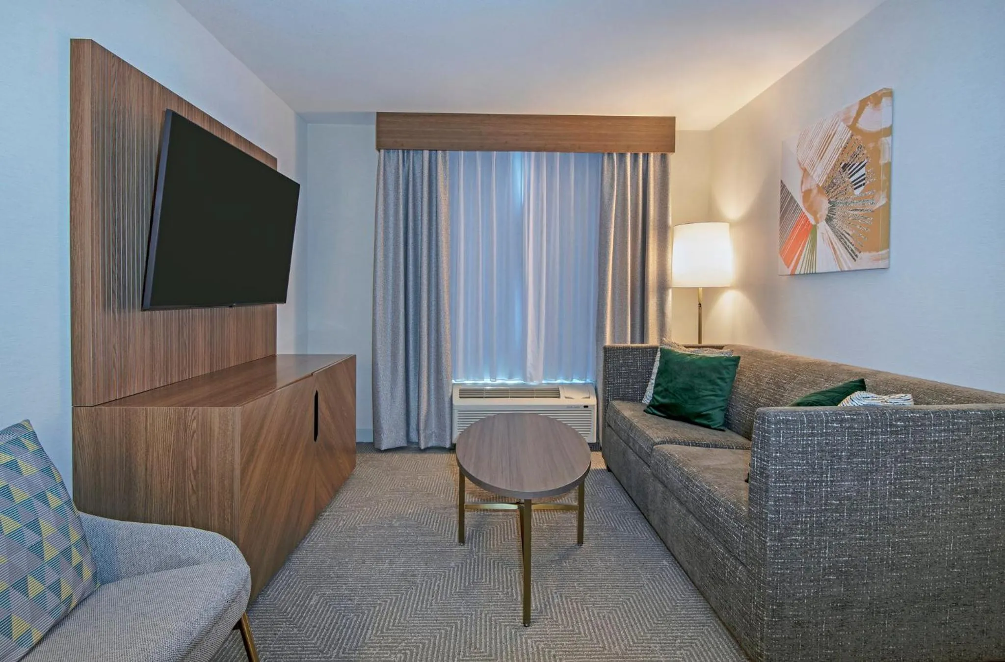 Photo of the whole room in Holiday Inn Hotel and Suites-Kamloops by IHG