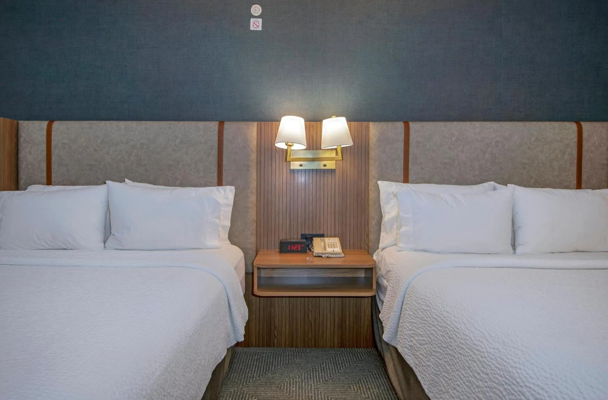 Photo of the whole room, Bed in Holiday Inn Hotel and Suites-Kamloops by IHG