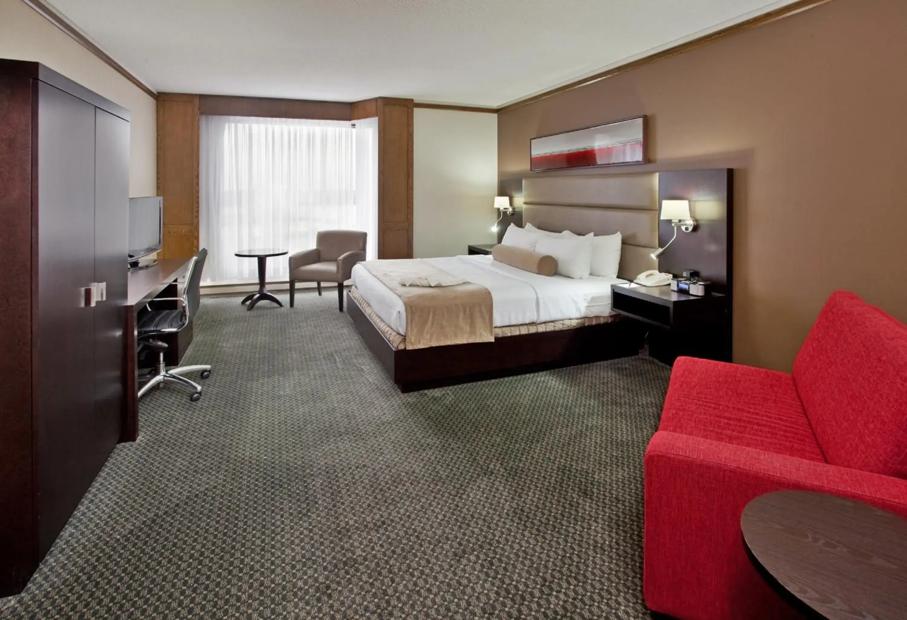 Photo of the whole room in Crowne Plaza Gatineau-Ottawa