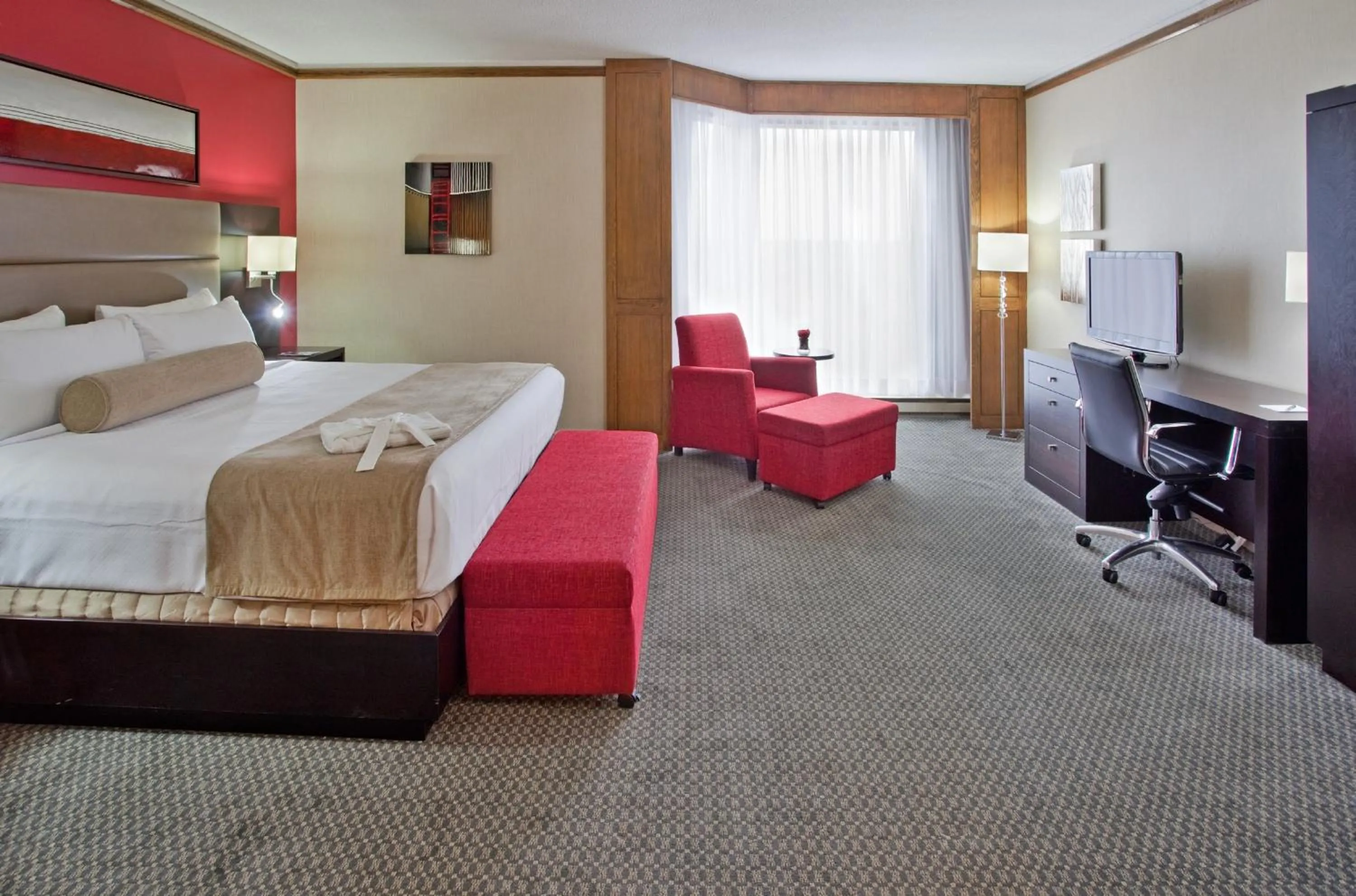 Bedroom, Bed in Hotel Chateauneuf Gatineau-Ottawa