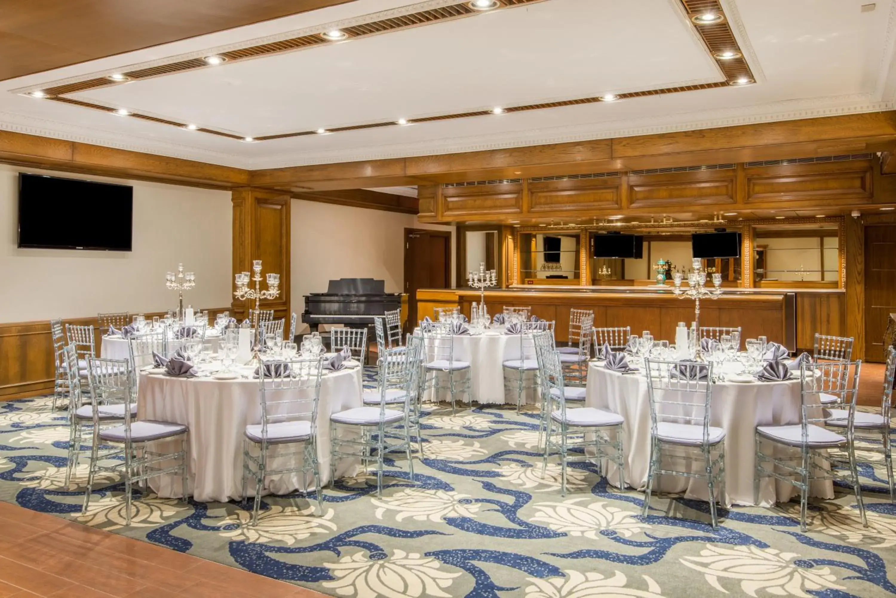 Restaurant/places to eat, Banquet Facilities in Crowne Plaza Gatineau-Ottawa