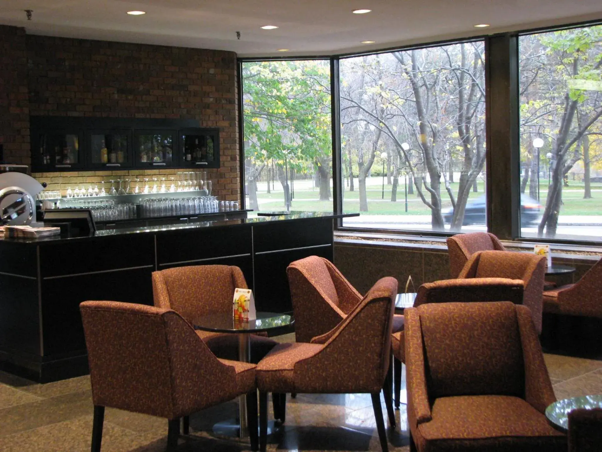 Lounge or bar, Restaurant/Places to Eat in Crowne Plaza Gatineau-Ottawa