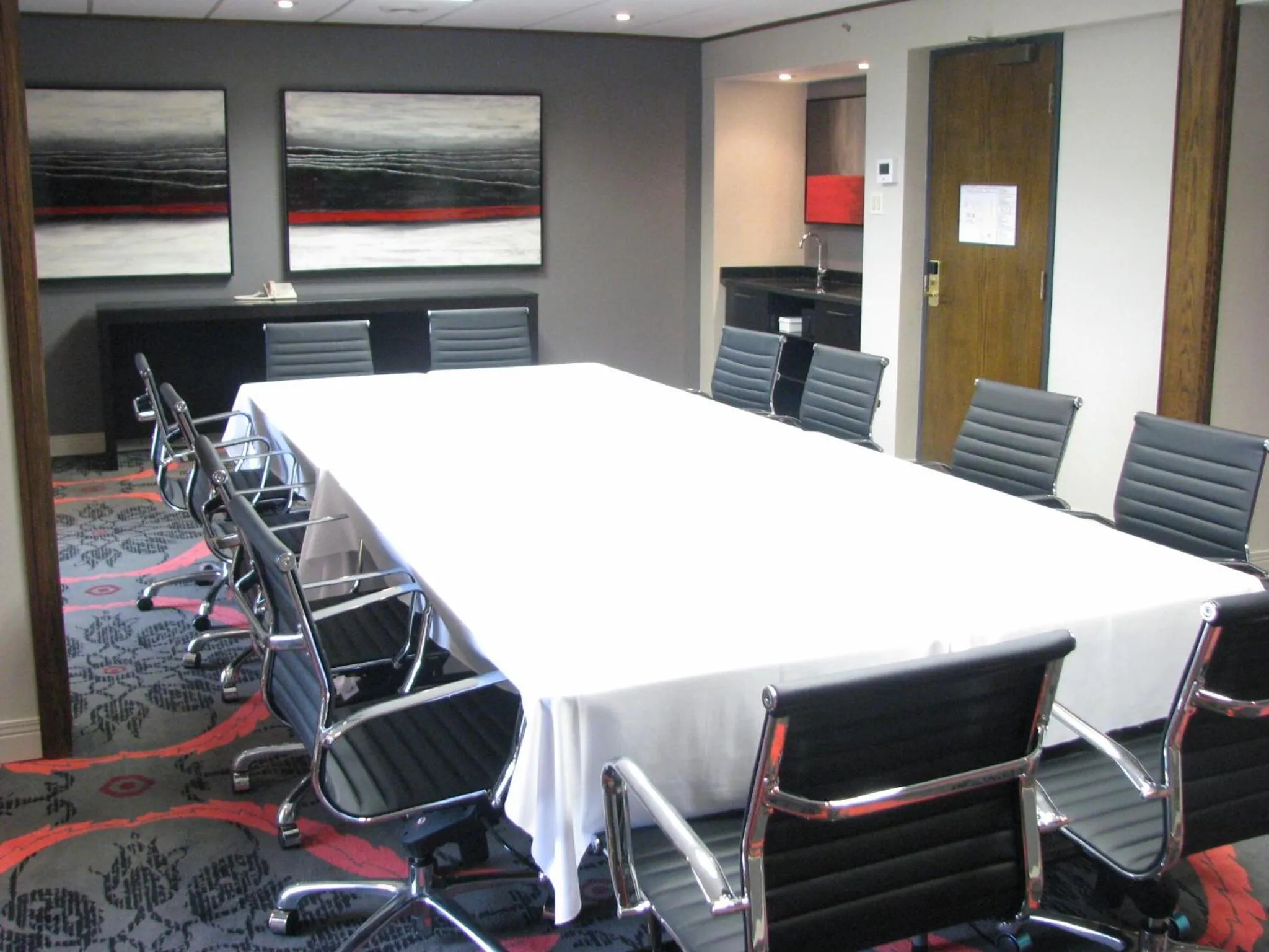 Meeting/conference room in Hotel Chateauneuf Gatineau-Ottawa