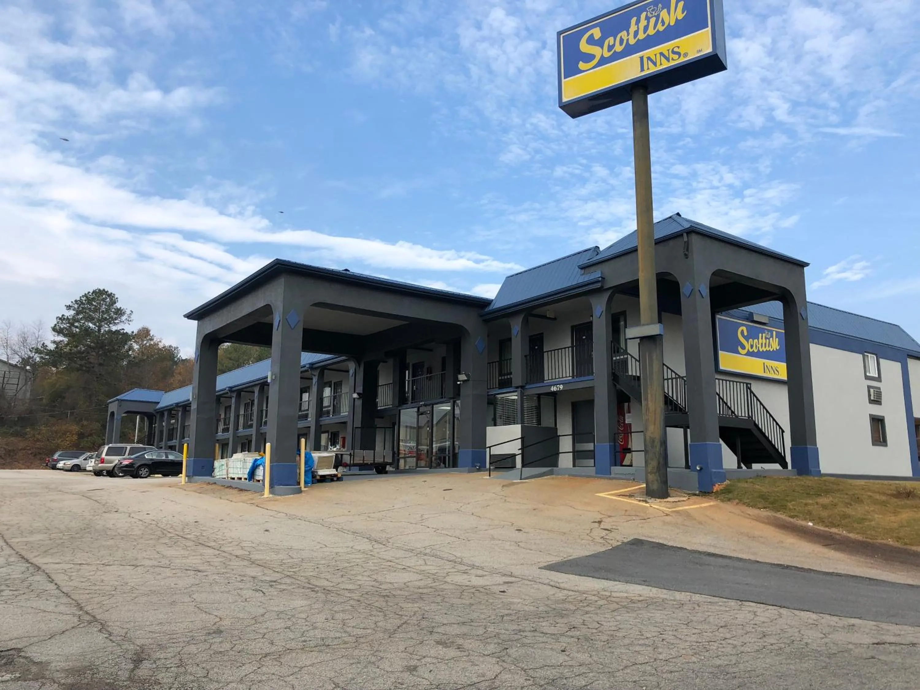 Property building in Scottish Inns - Locust Grove