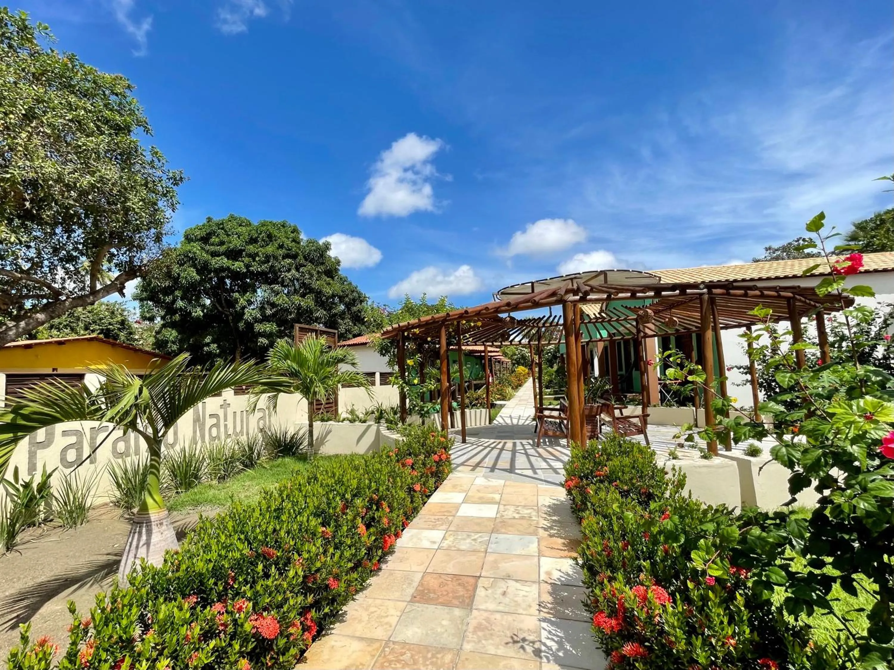 Property building in Pousada e Restaurante Paraíso Natural