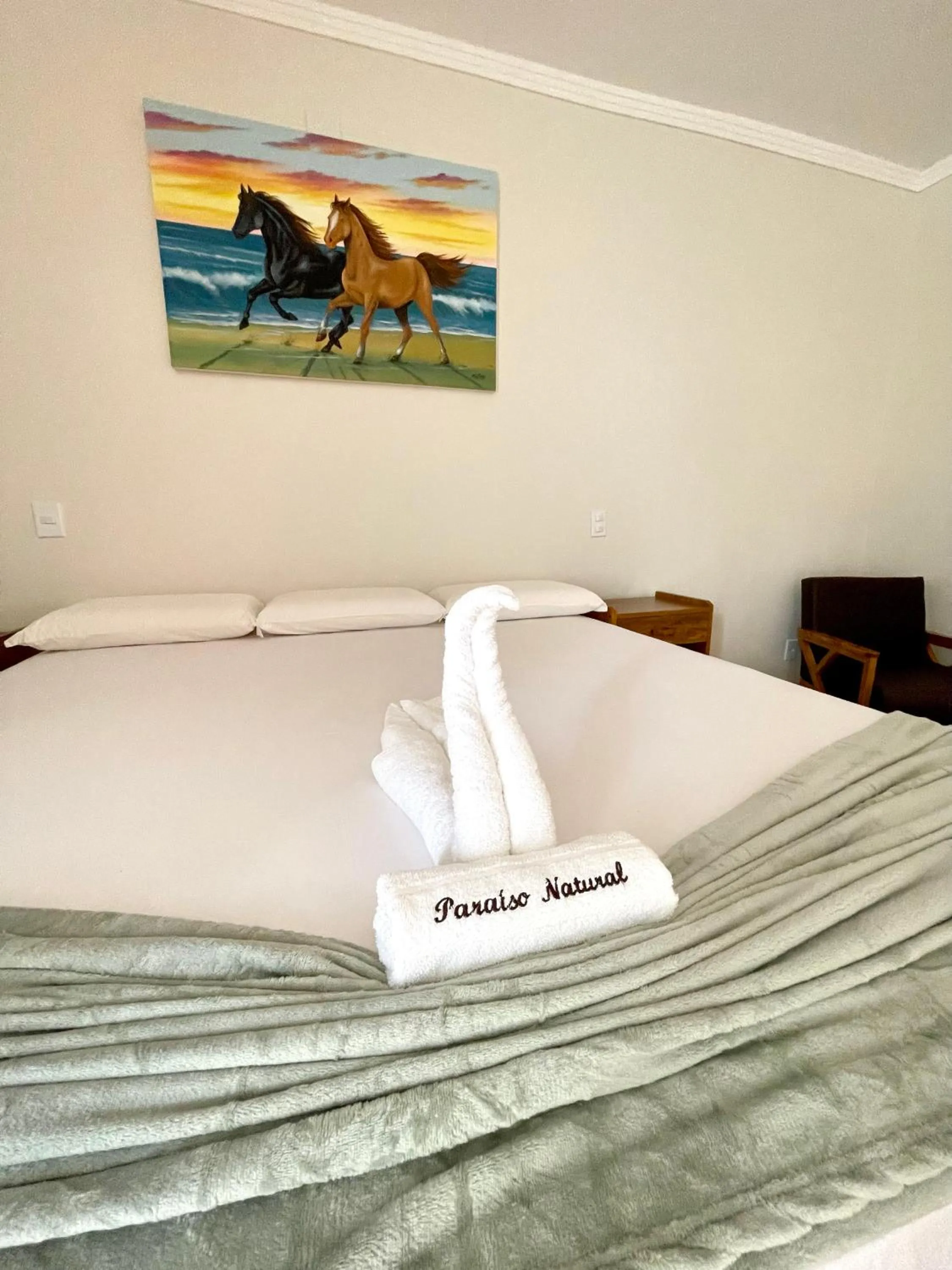 Property building, Bed in Pousada e Restaurante Paraíso Natural