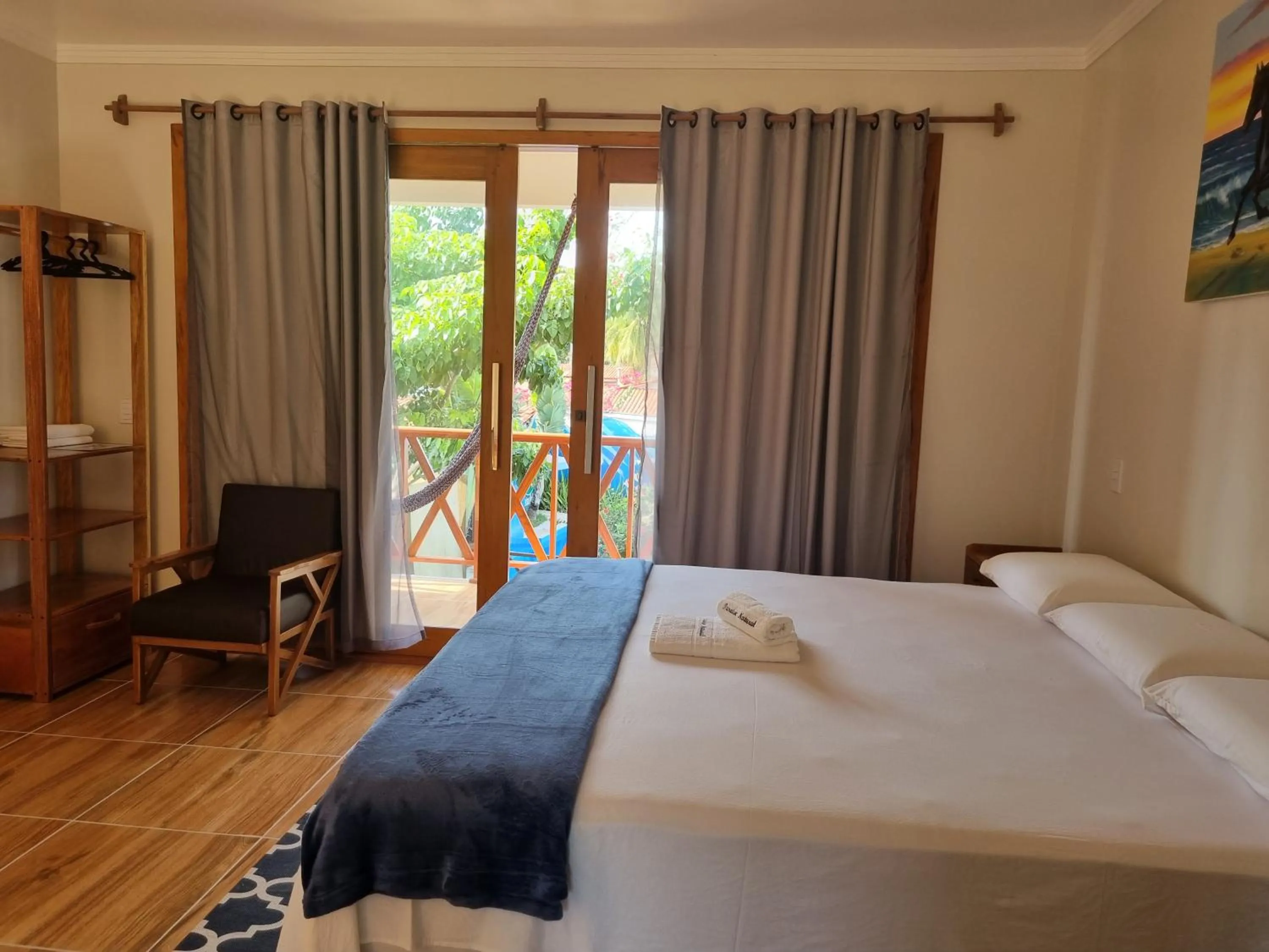 Photo of the whole room, Bed in Pousada e Restaurante Paraíso Natural