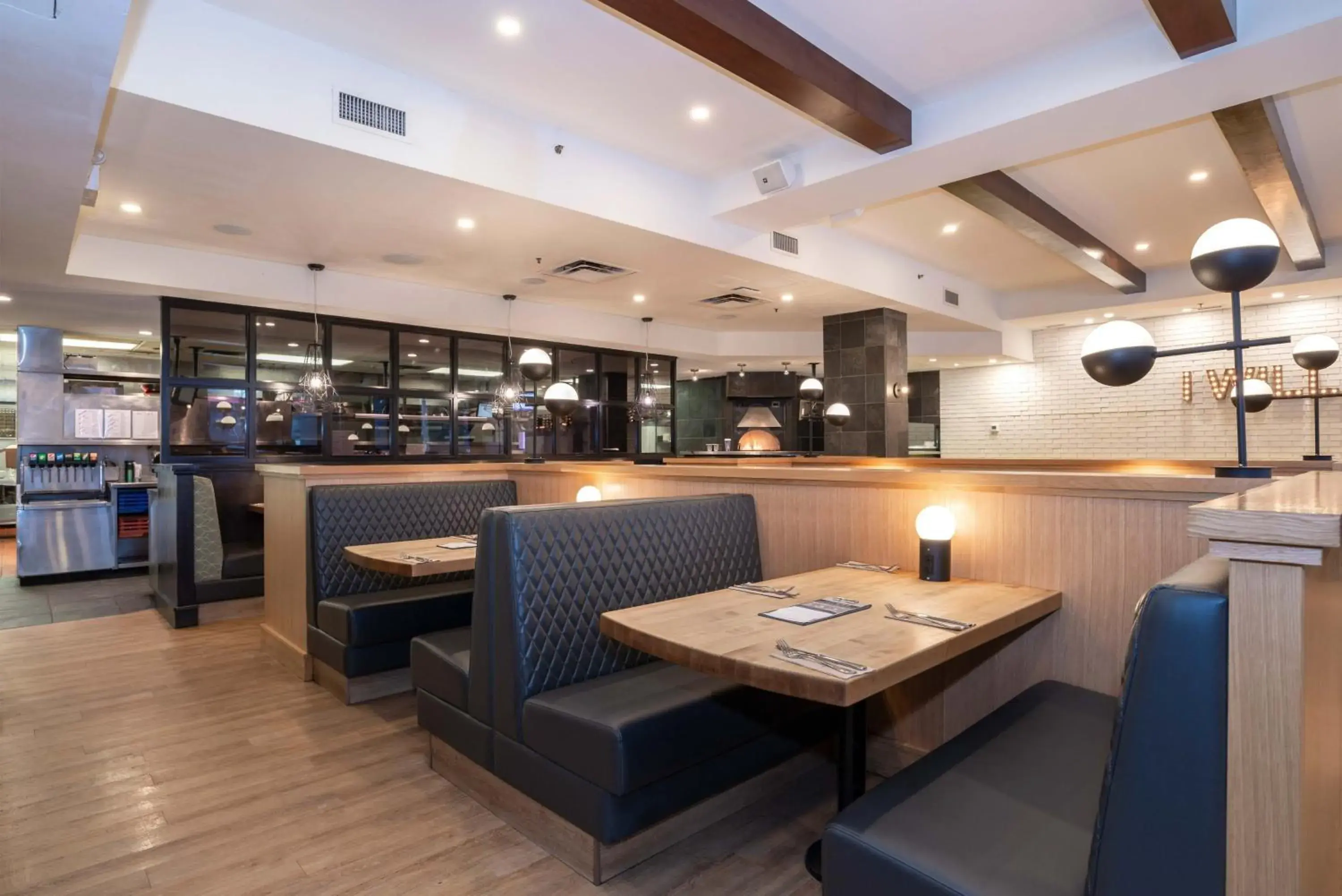 Restaurant/places to eat in Sandman Signature Calgary Downtown Hotel Restaurant/places to eat in Sandman Signature Calgary Downtown Hotel