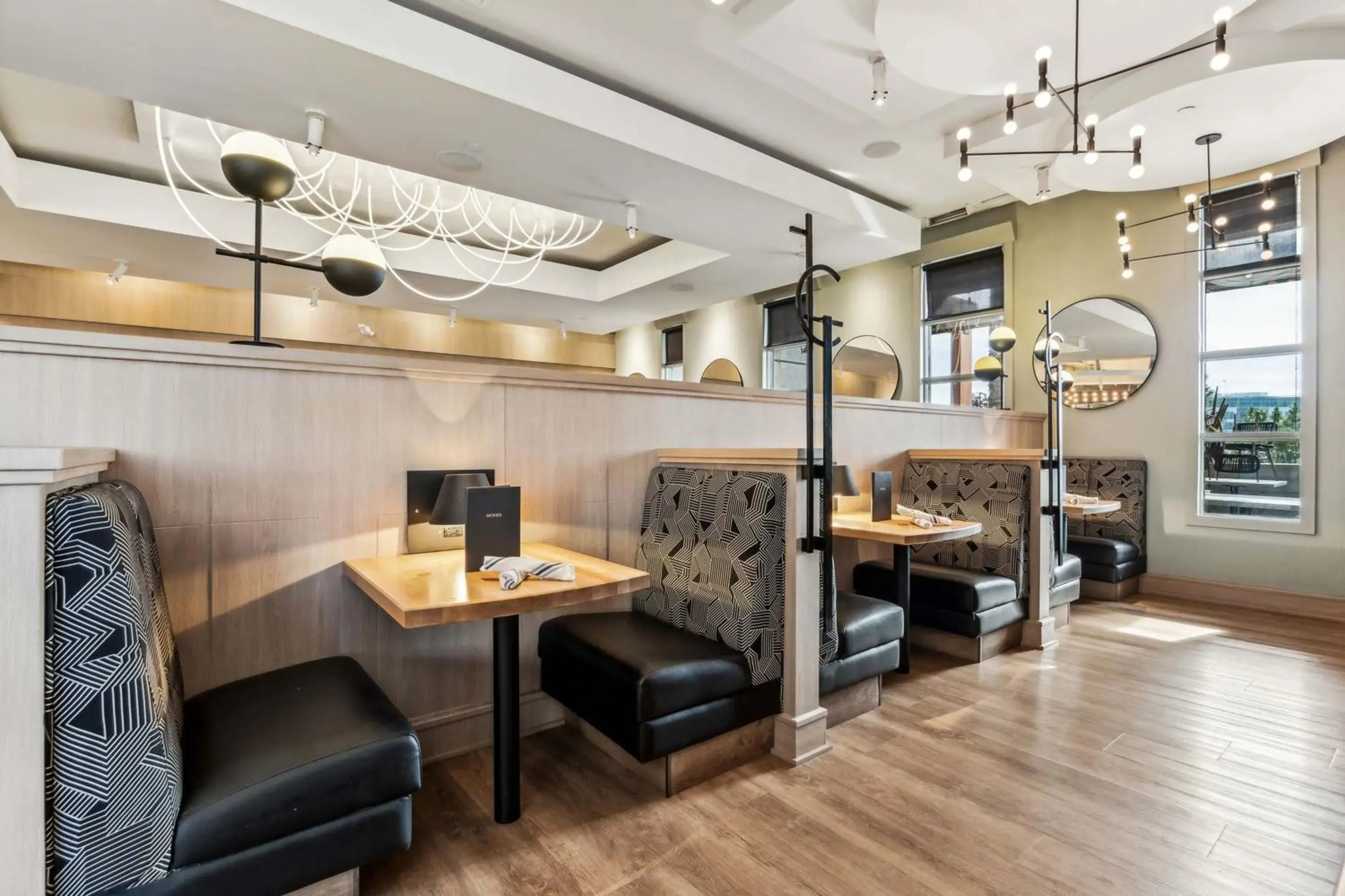 Restaurant/places to eat in Sandman Hotel Calgary Airport Restaurant/places to eat in Sandman Hotel Calgary Airport